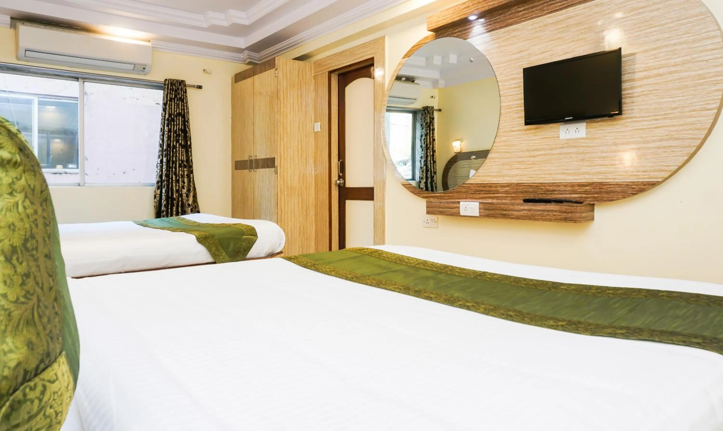 Bedroom, Bed in Treebo Hillway Inn Main Market