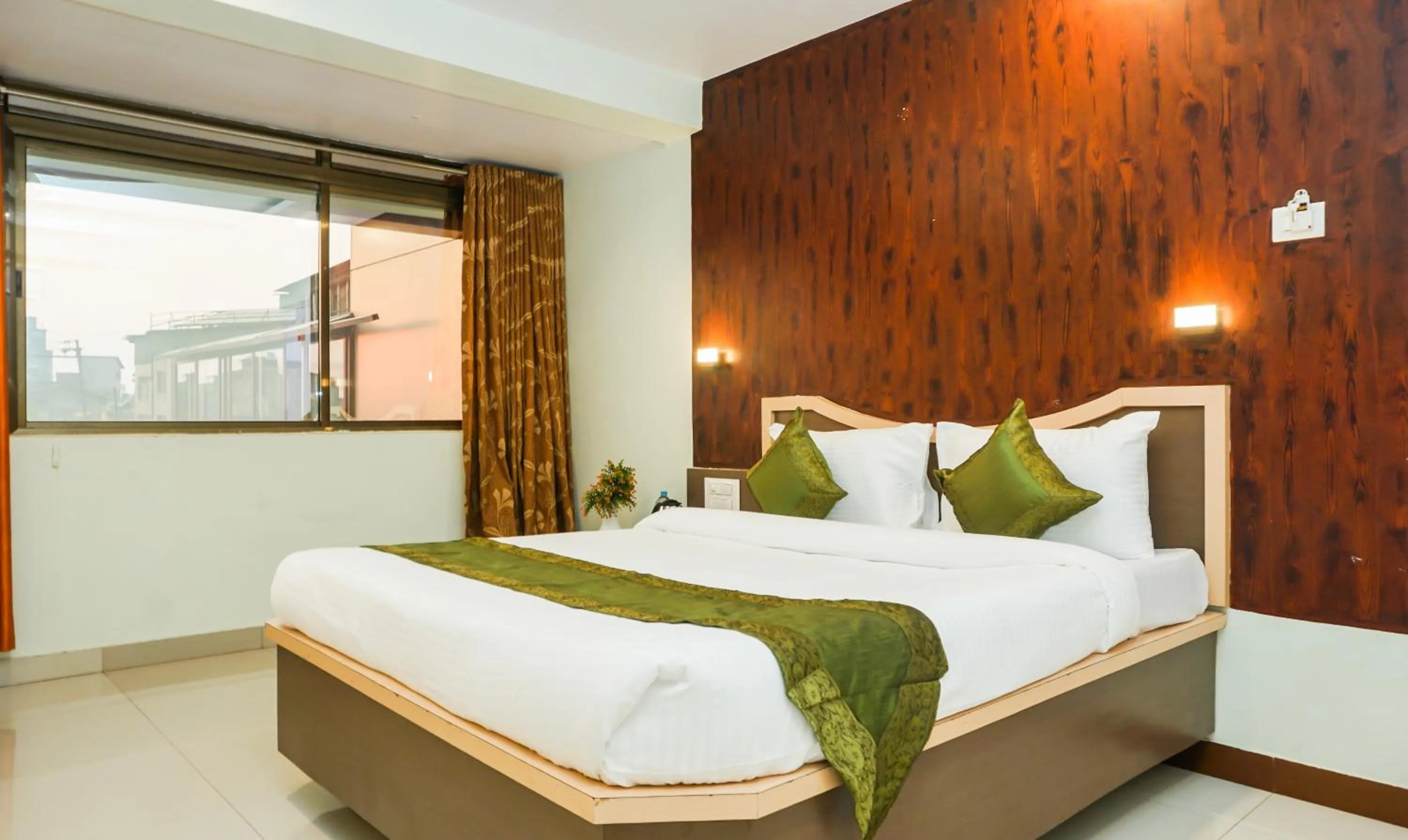 Bedroom, Bed in Treebo Hillway Inn Main Market