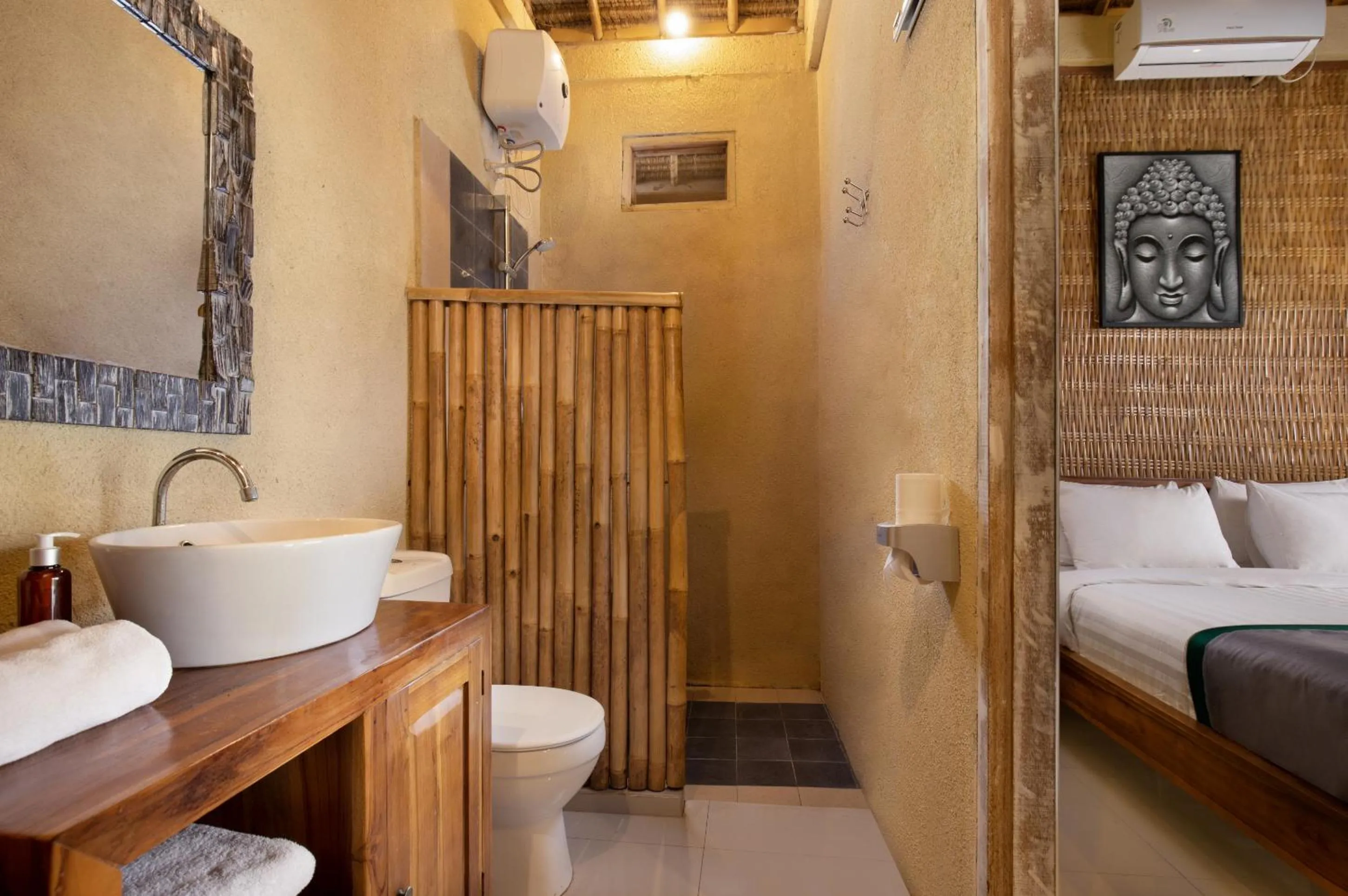 Bathroom, Bed in Nusa Majesty