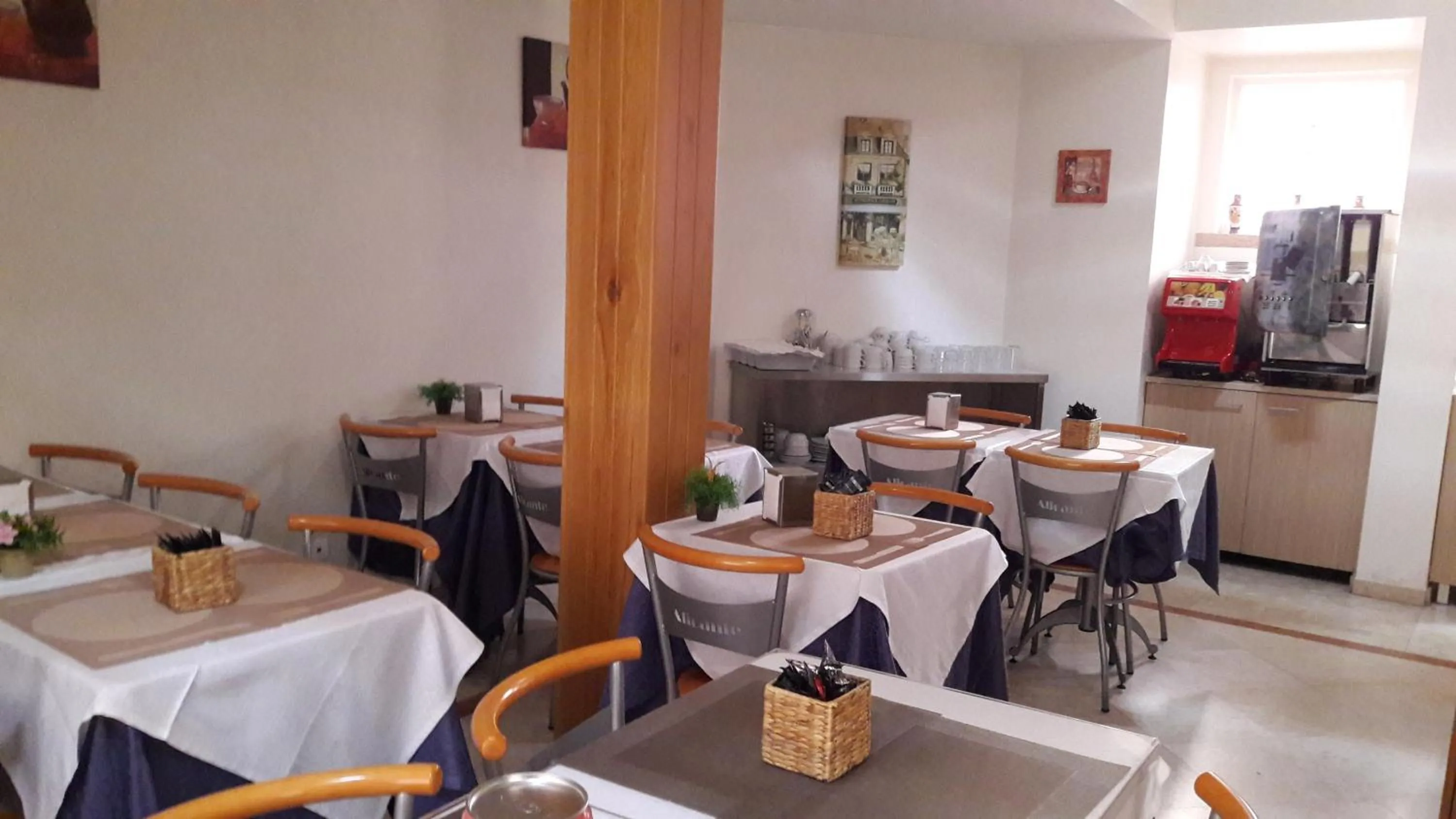 Restaurant/places to eat in Hotel Alicante Lisboa