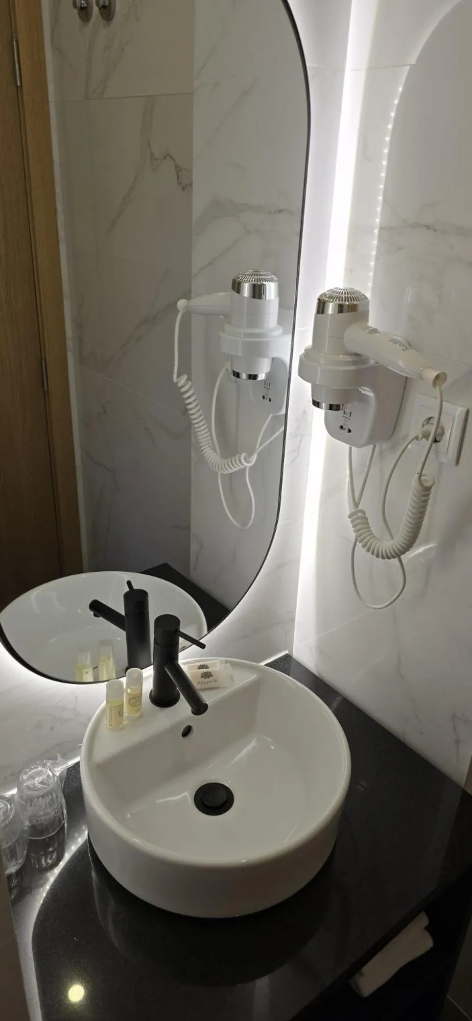 hair dryier in Hotel Alicante Lisboa