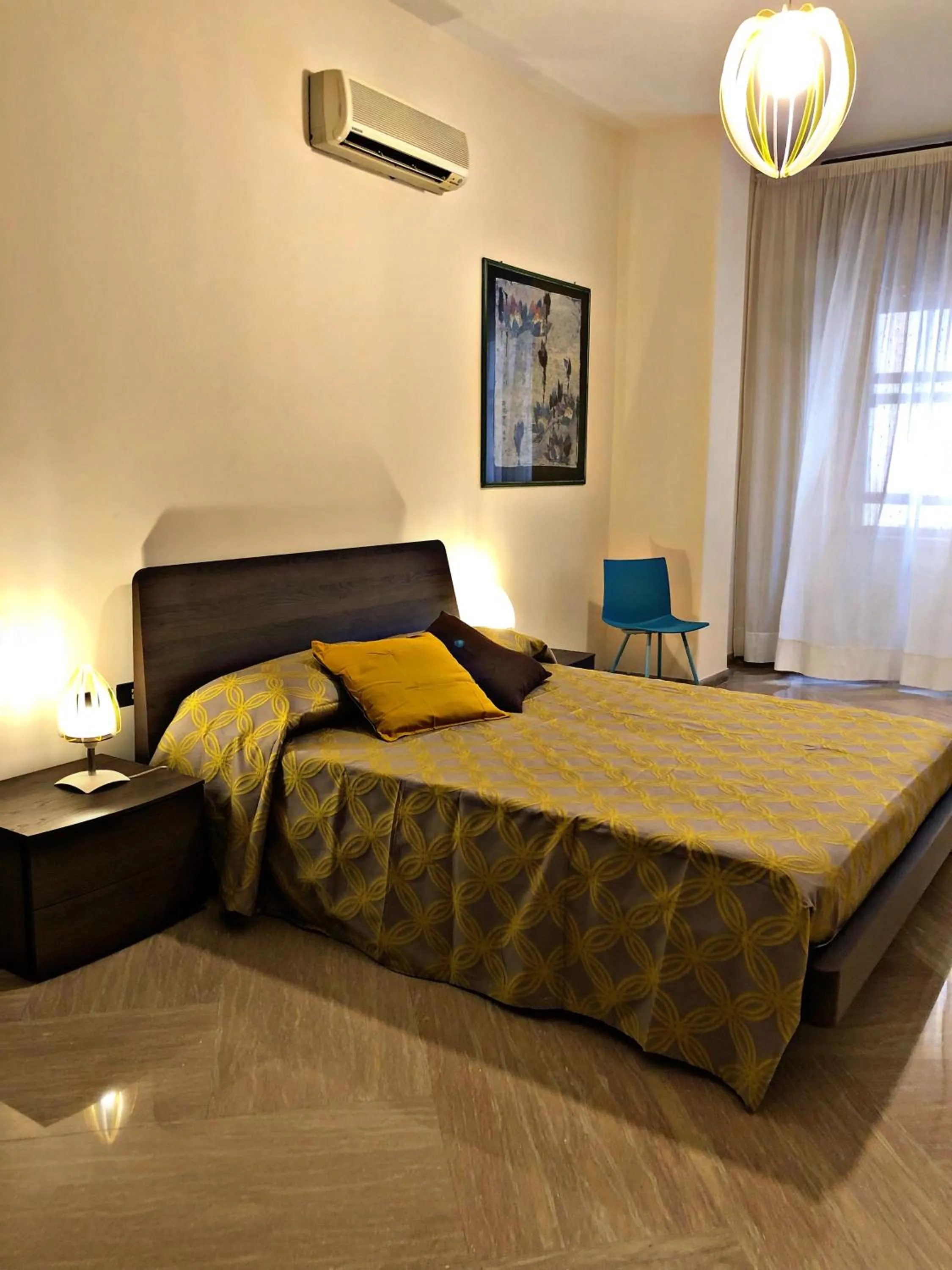 Bed in Napoli City Inn