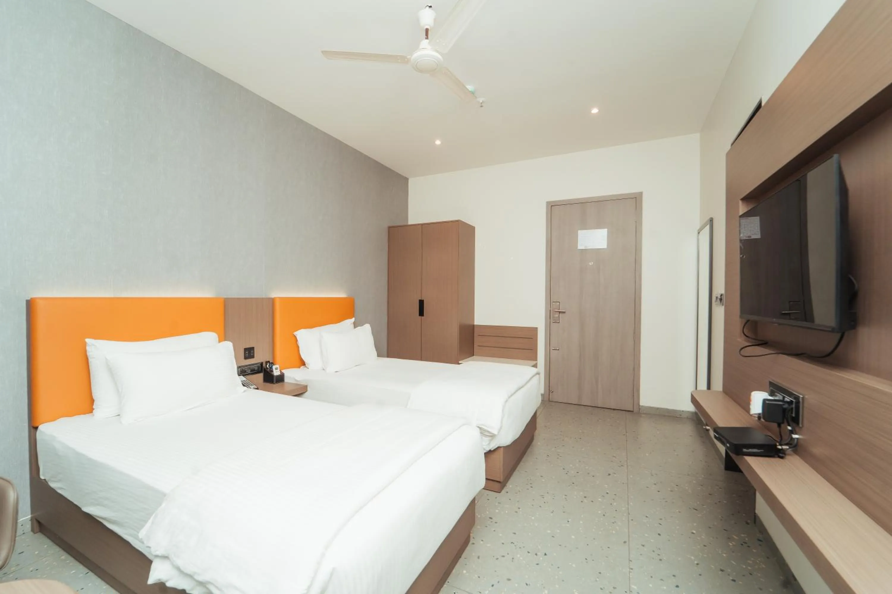 Bed in Mastiff Hotel Chinchwad by OTHPL