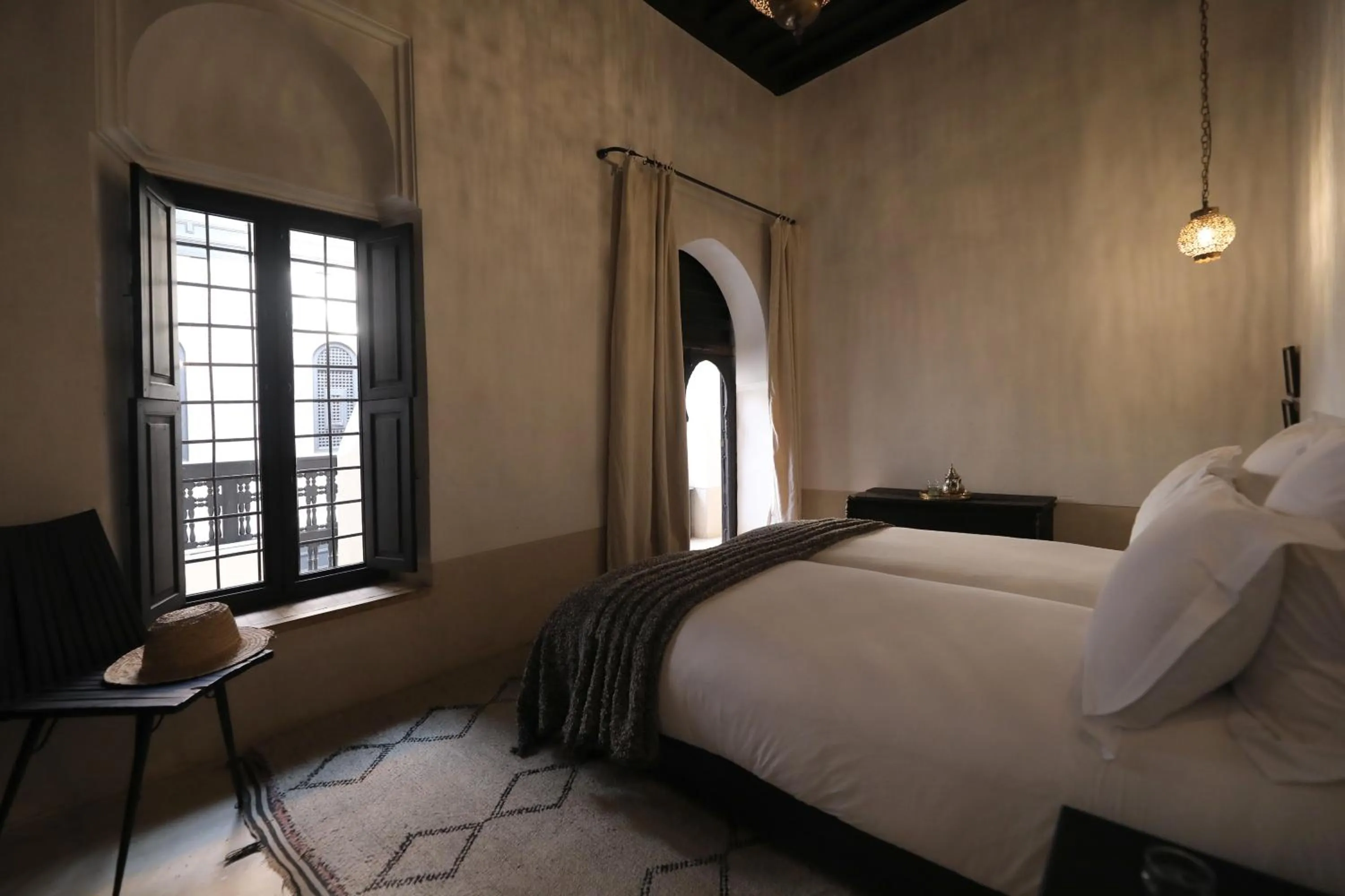 Photo of the whole room, Bed in Riad Azzouna 13