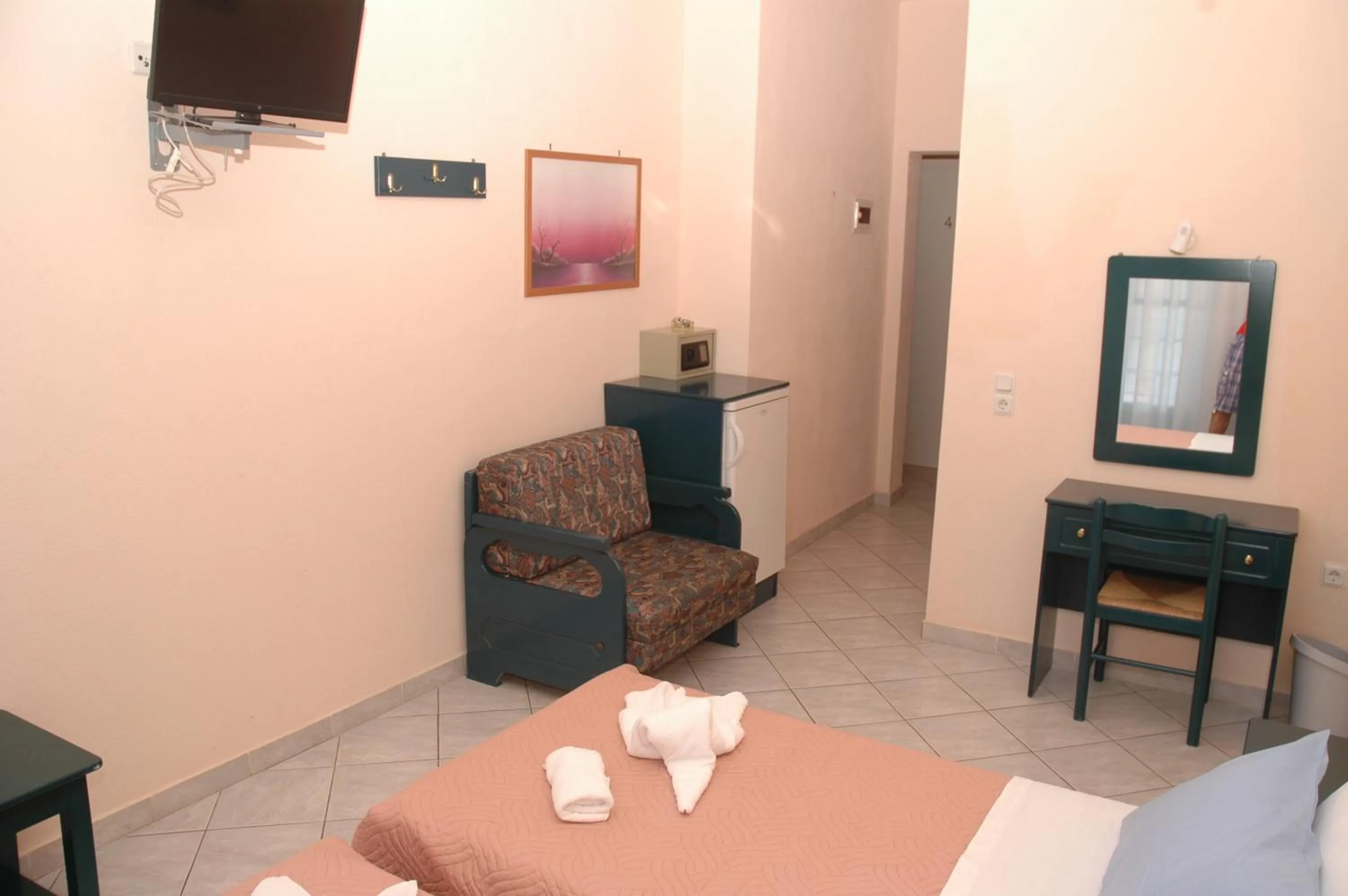 TV and multimedia, Bed in Agnanti Hotel