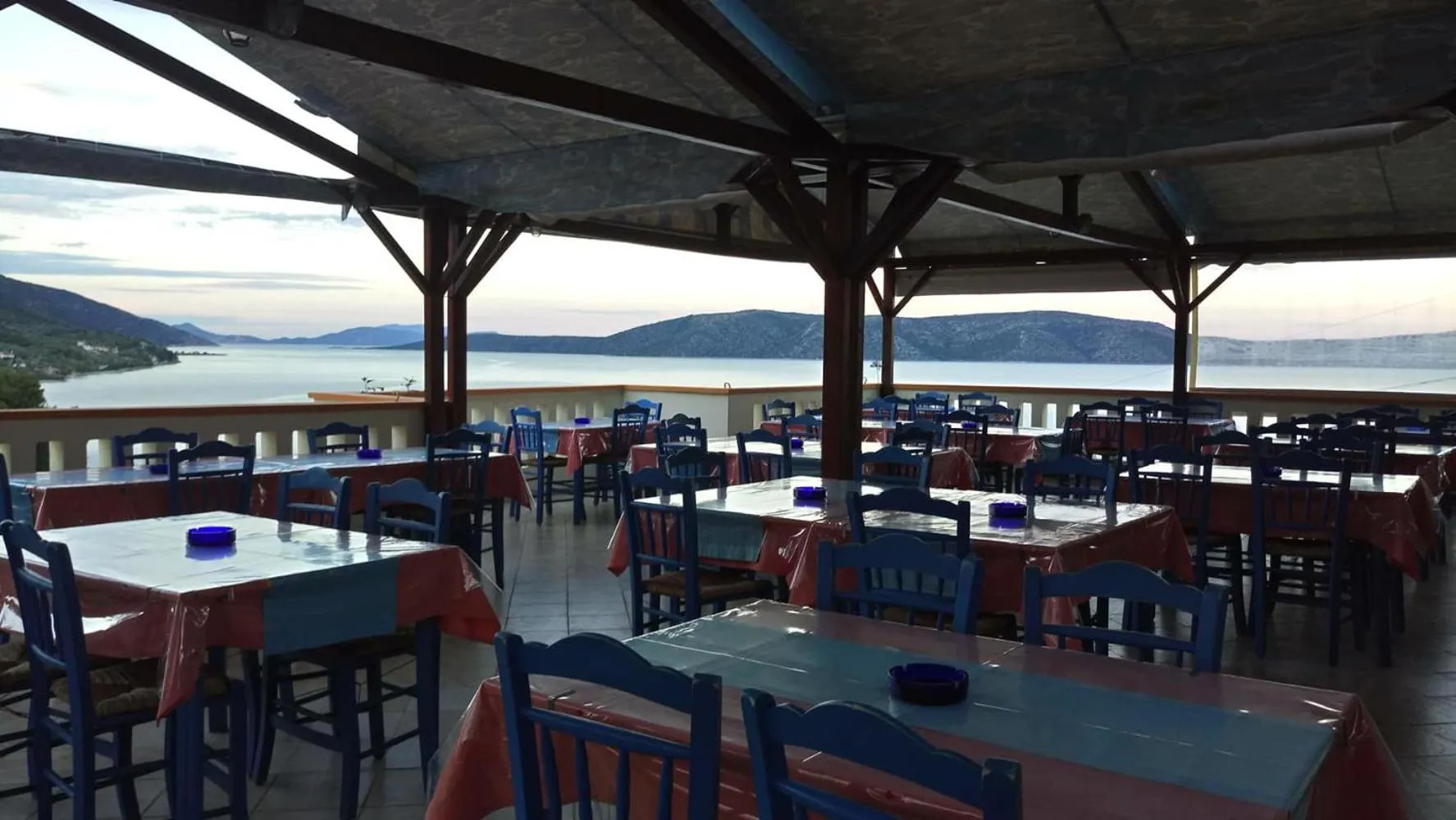 Restaurant/places to eat in Agnanti Hotel