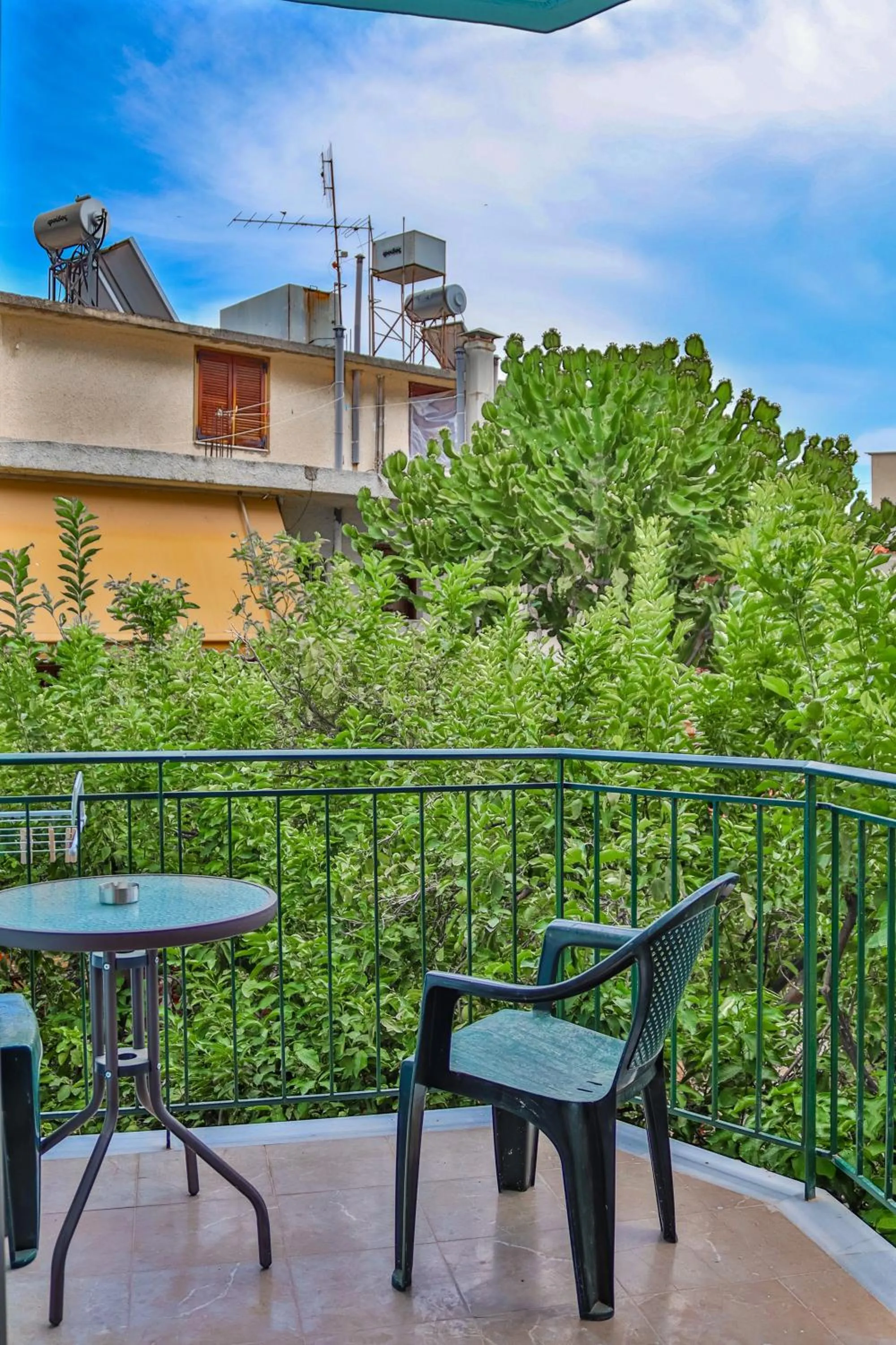 Balcony/Terrace in Bob's Apartments