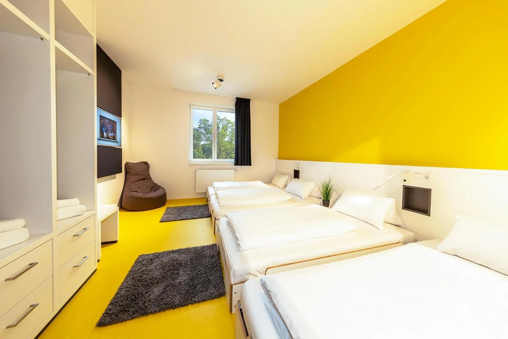 Photo of the whole room, Bed in Hotel Athletik Kiel