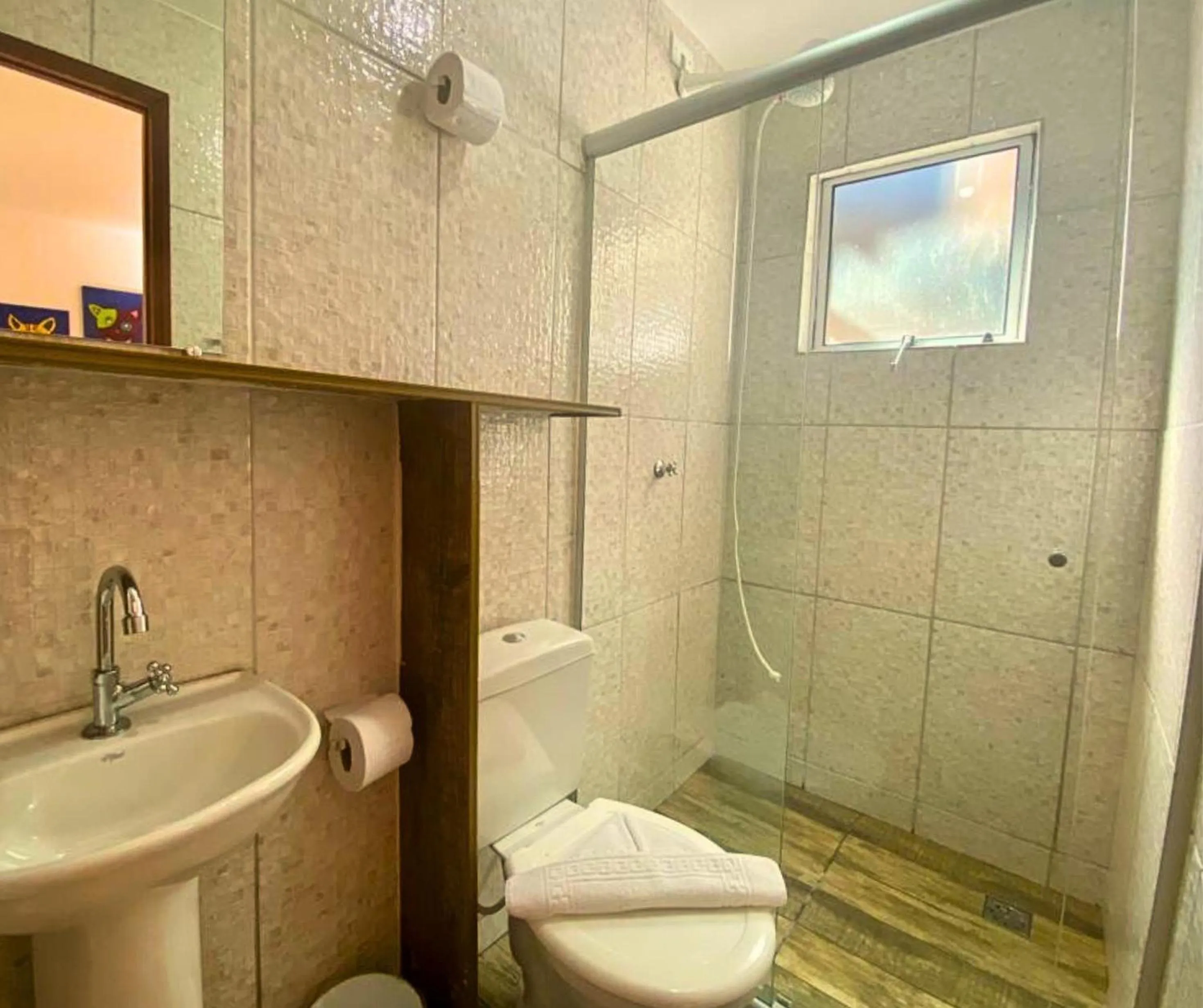 Shower in Pousada Papaya Container