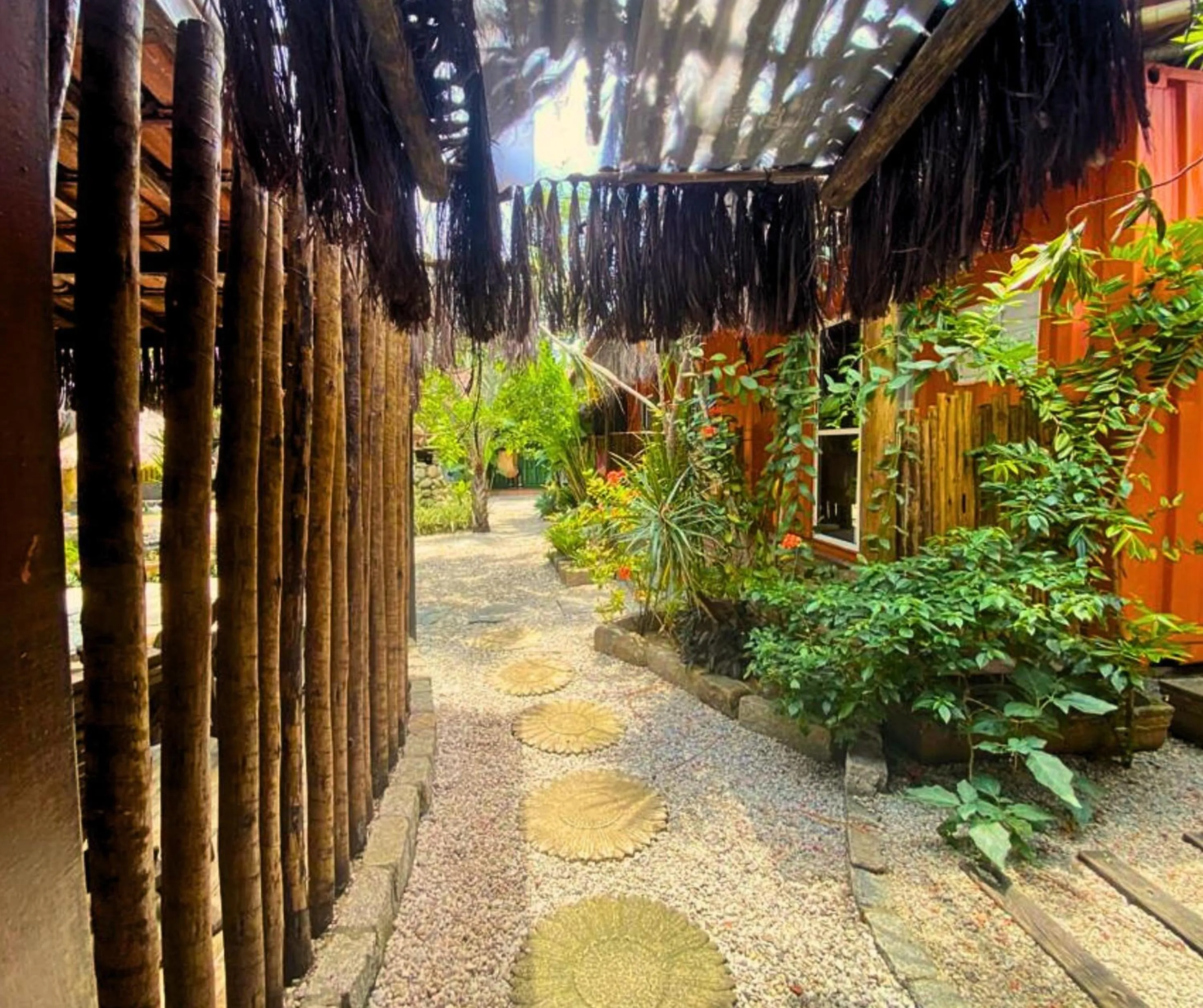 Day in Pousada Papaya Container