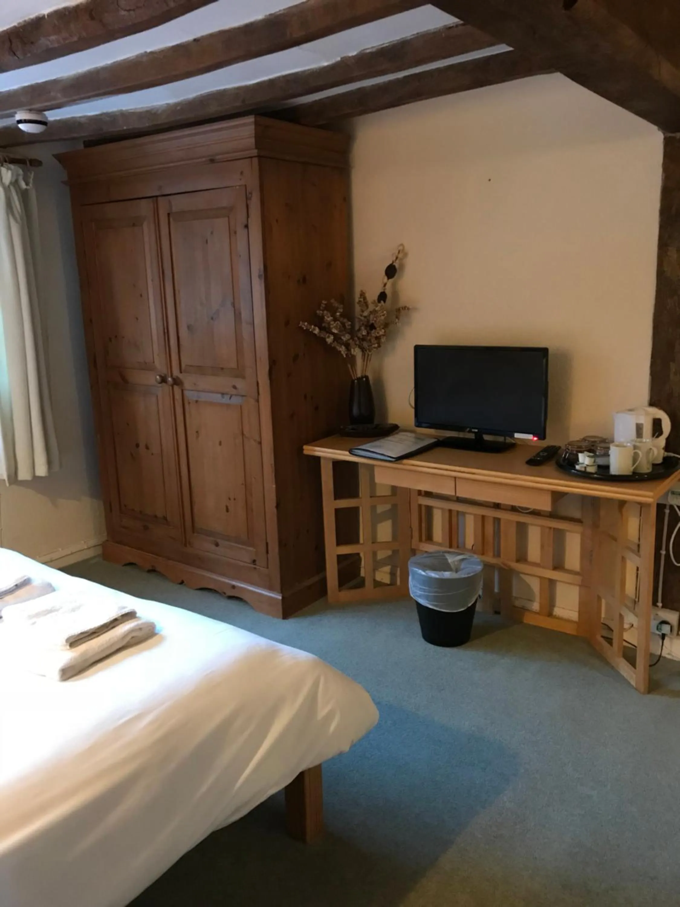 Bed in The Pear Tree