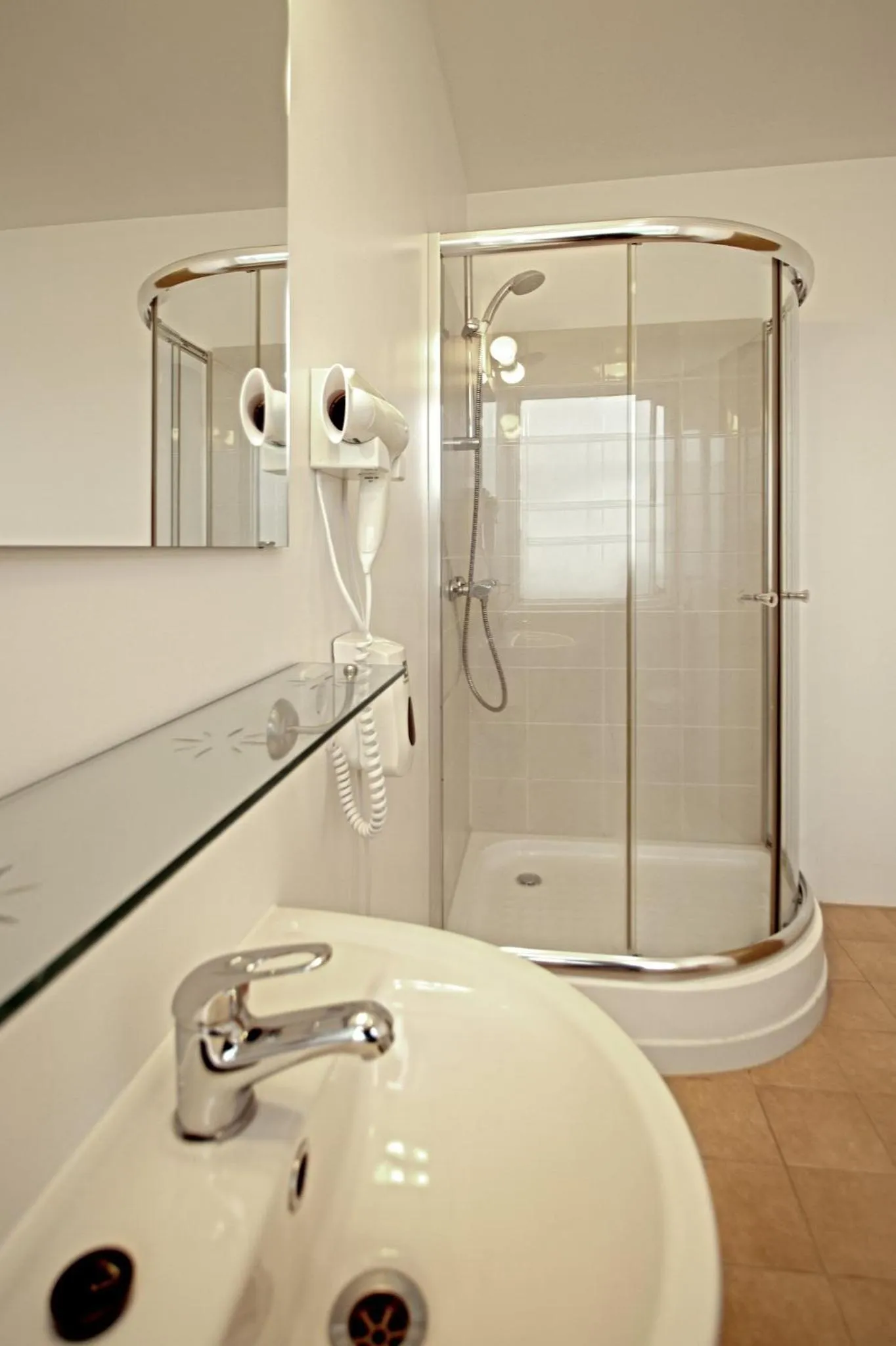 Bathroom in Hotel Post