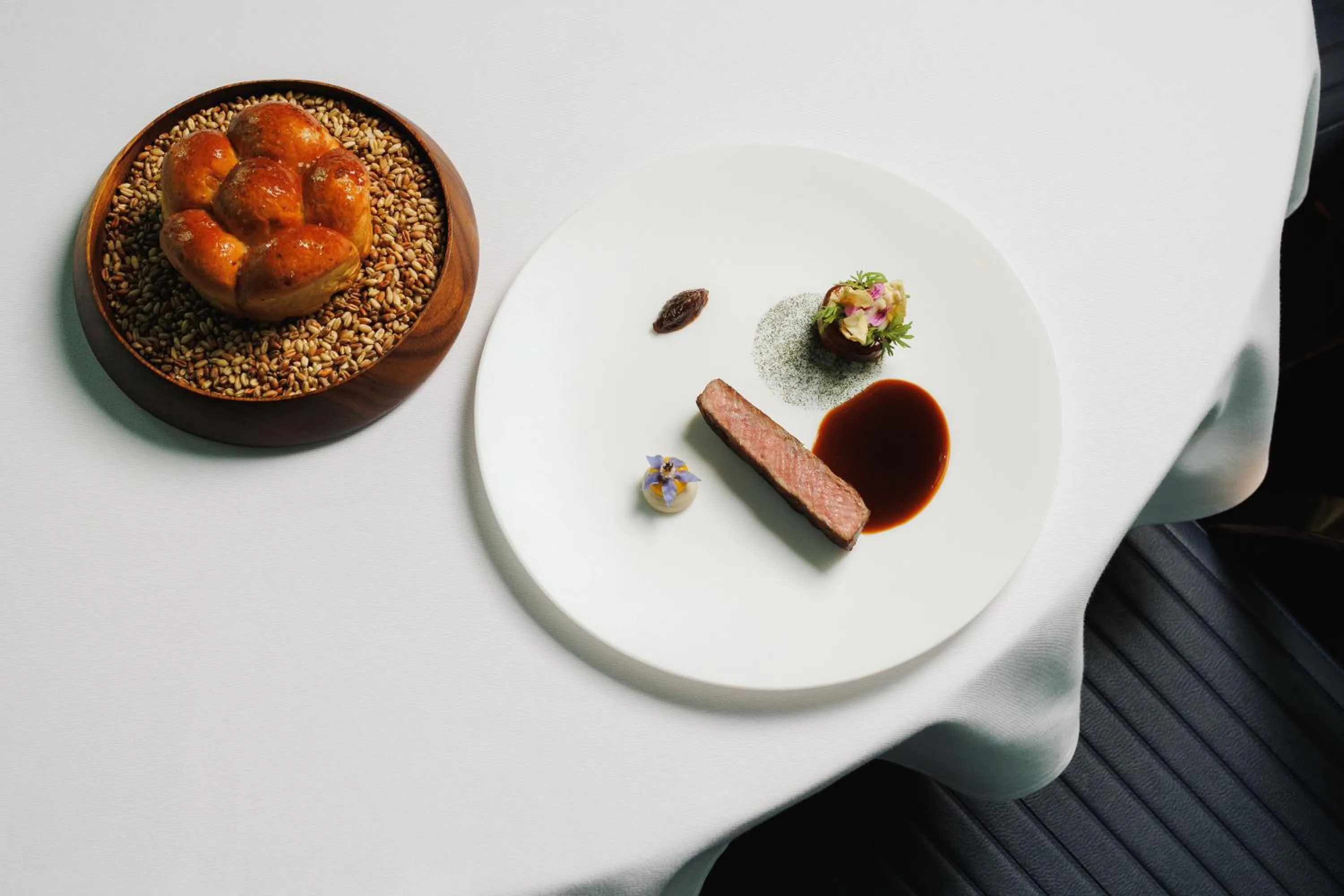 Restaurant/places to eat in MYRIAD by SANA Hotels