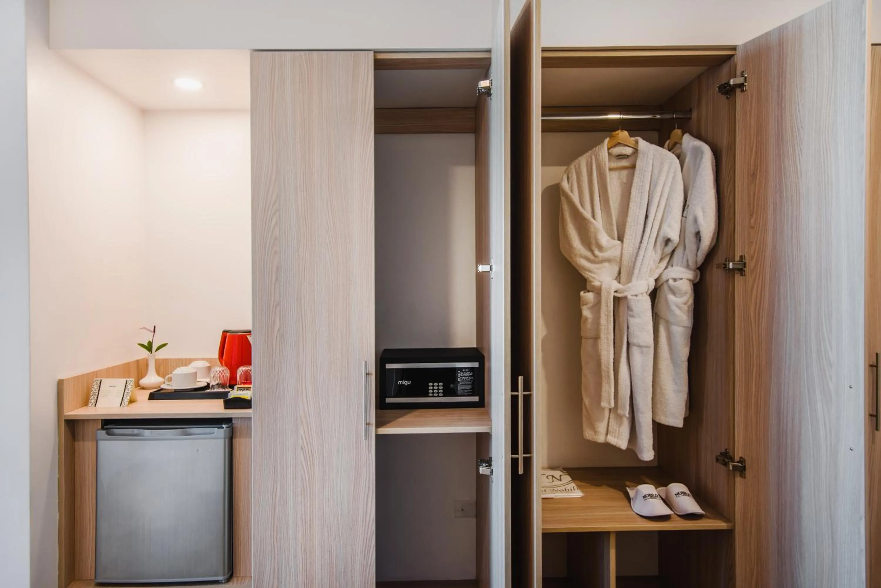 Coffee/tea facilities in Nobility Grand Hotel