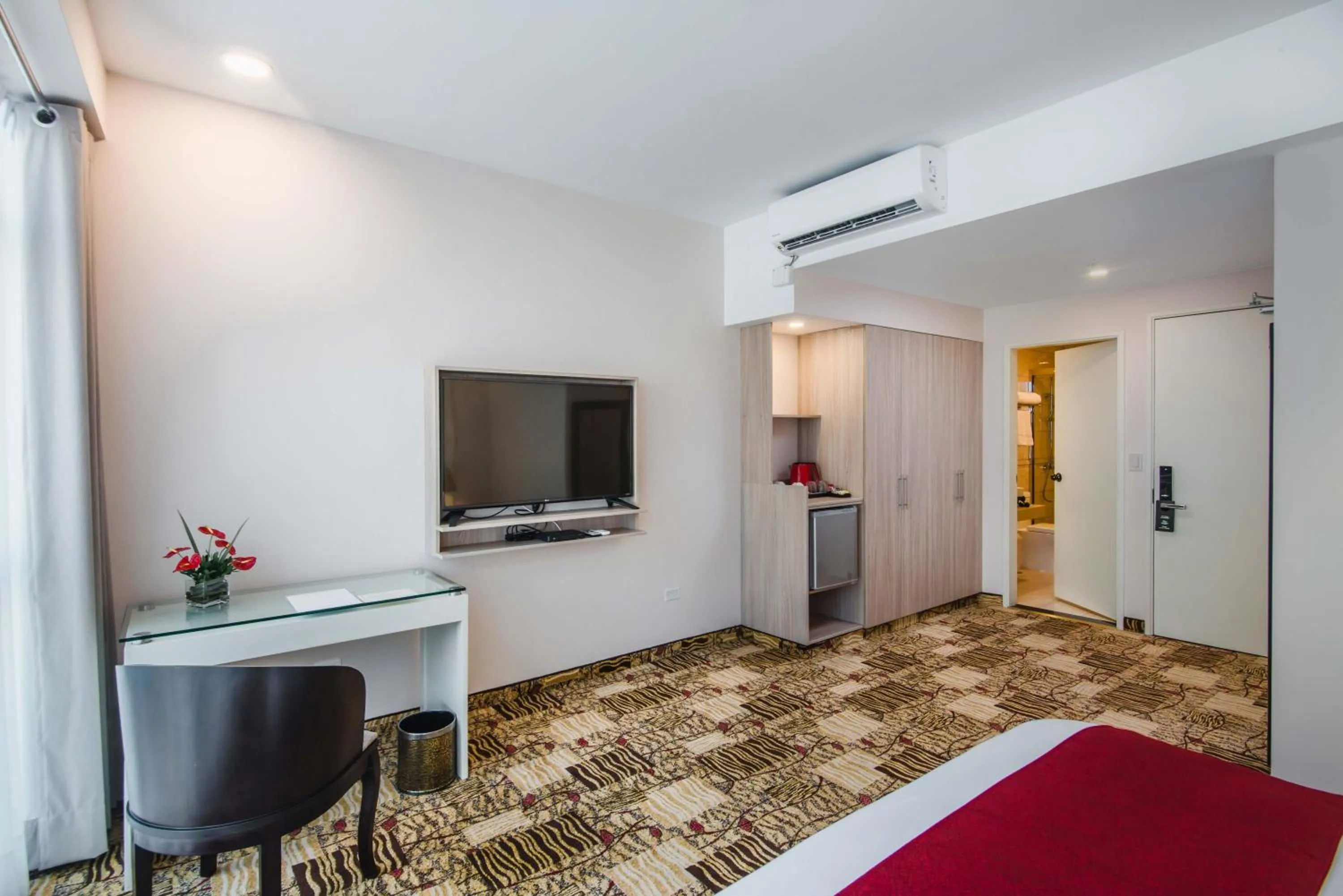 TV and multimedia, Bed in Nobility Grand Hotel