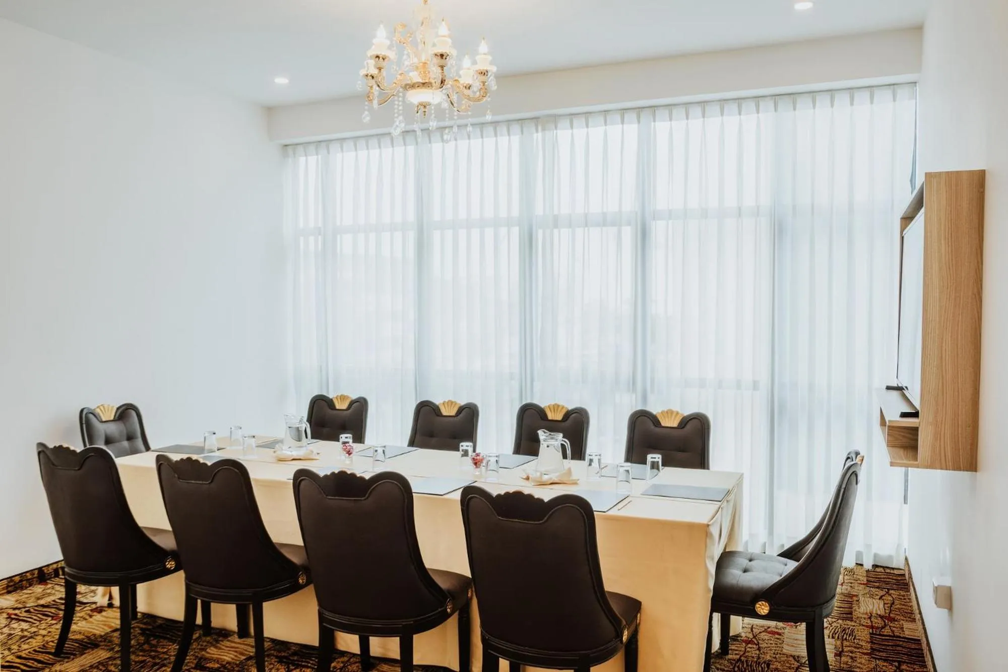 Business facilities in Nobility Grand Hotel