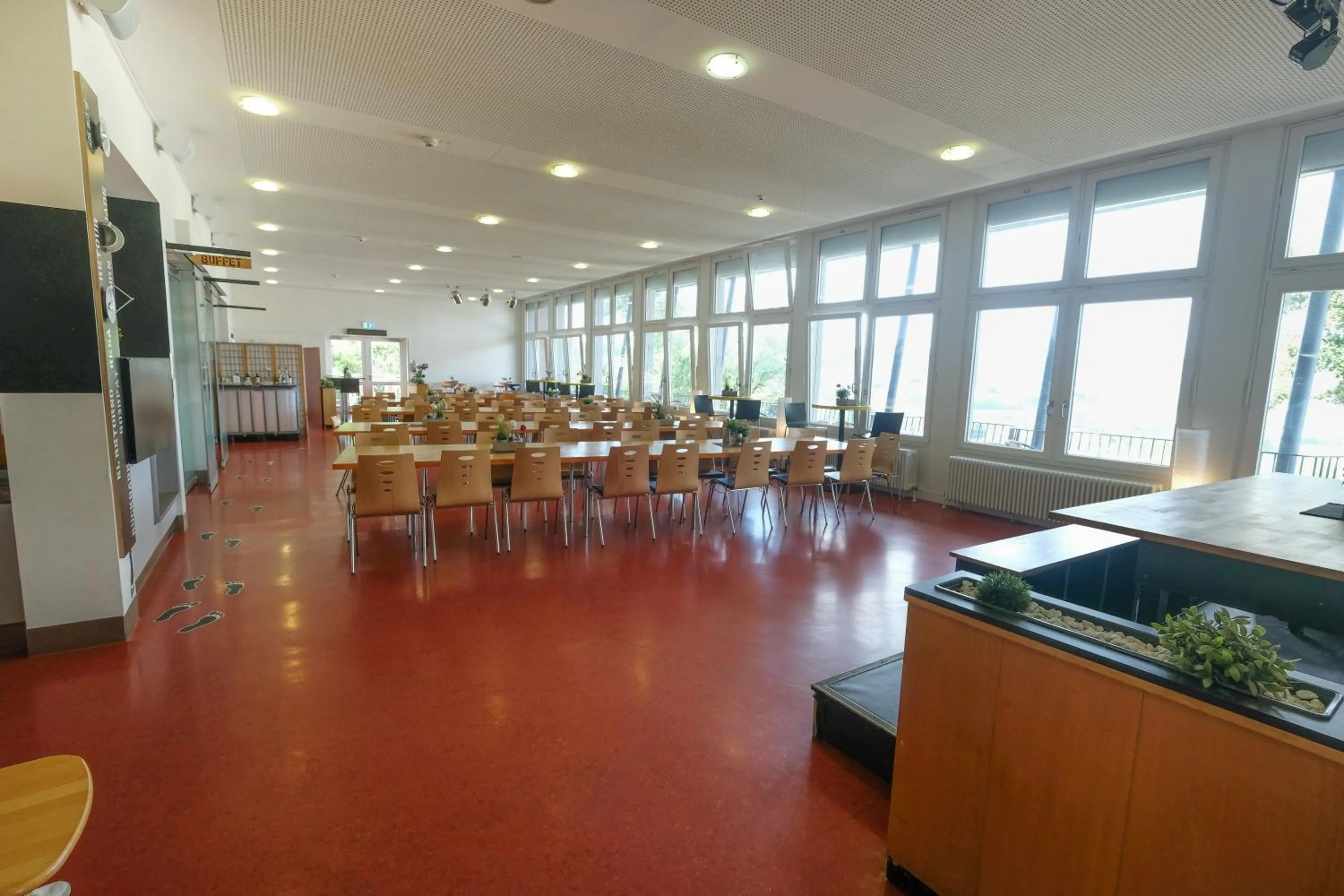 Restaurant/places to eat in Jugendherberge Stuttgart International