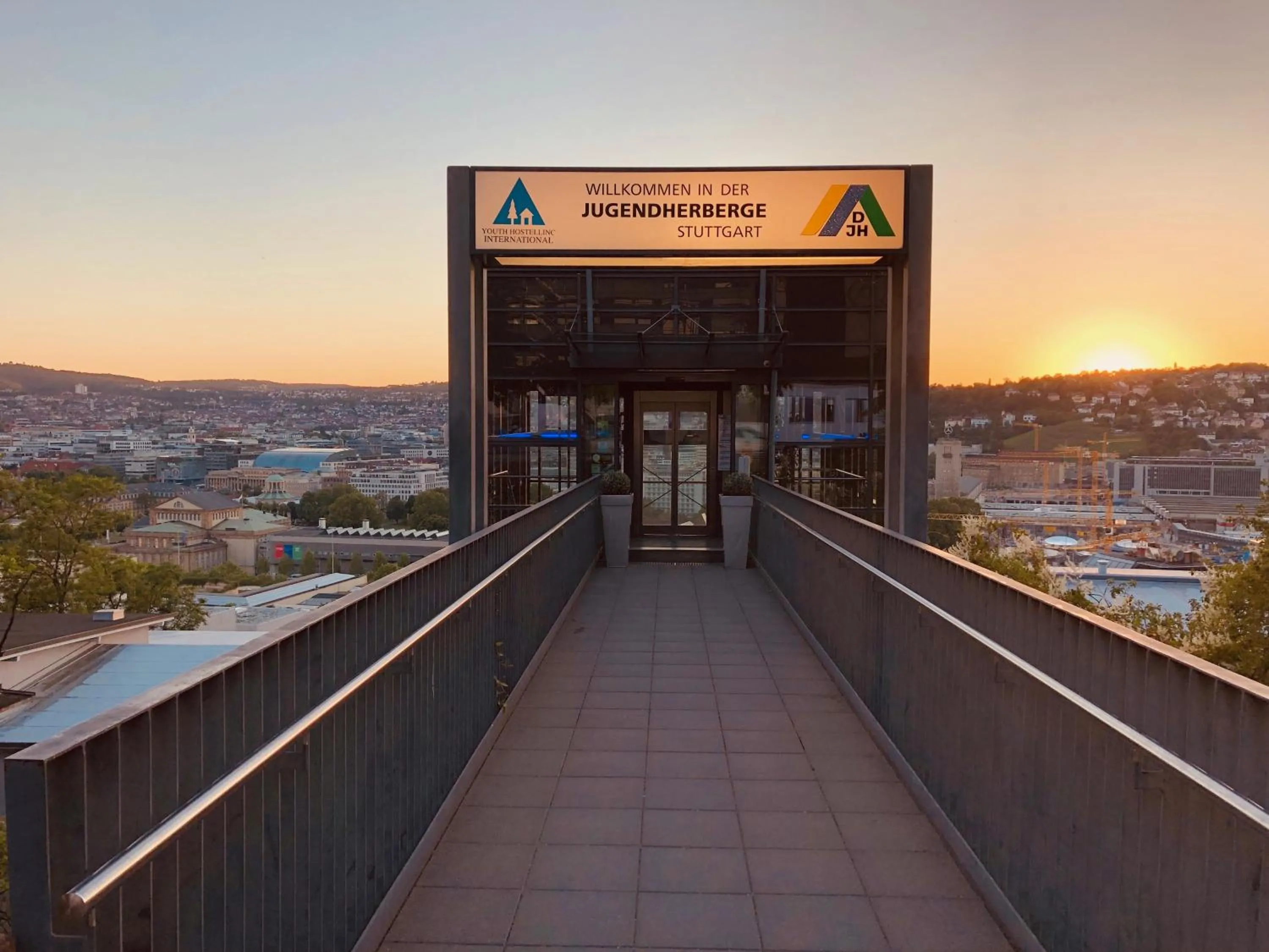 Property logo or sign in Jugendherberge Stuttgart International