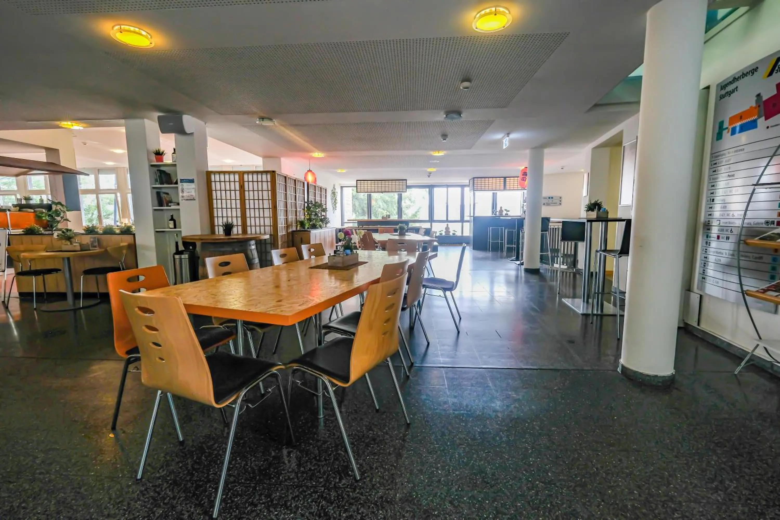 Restaurant/places to eat in Jugendherberge Stuttgart International