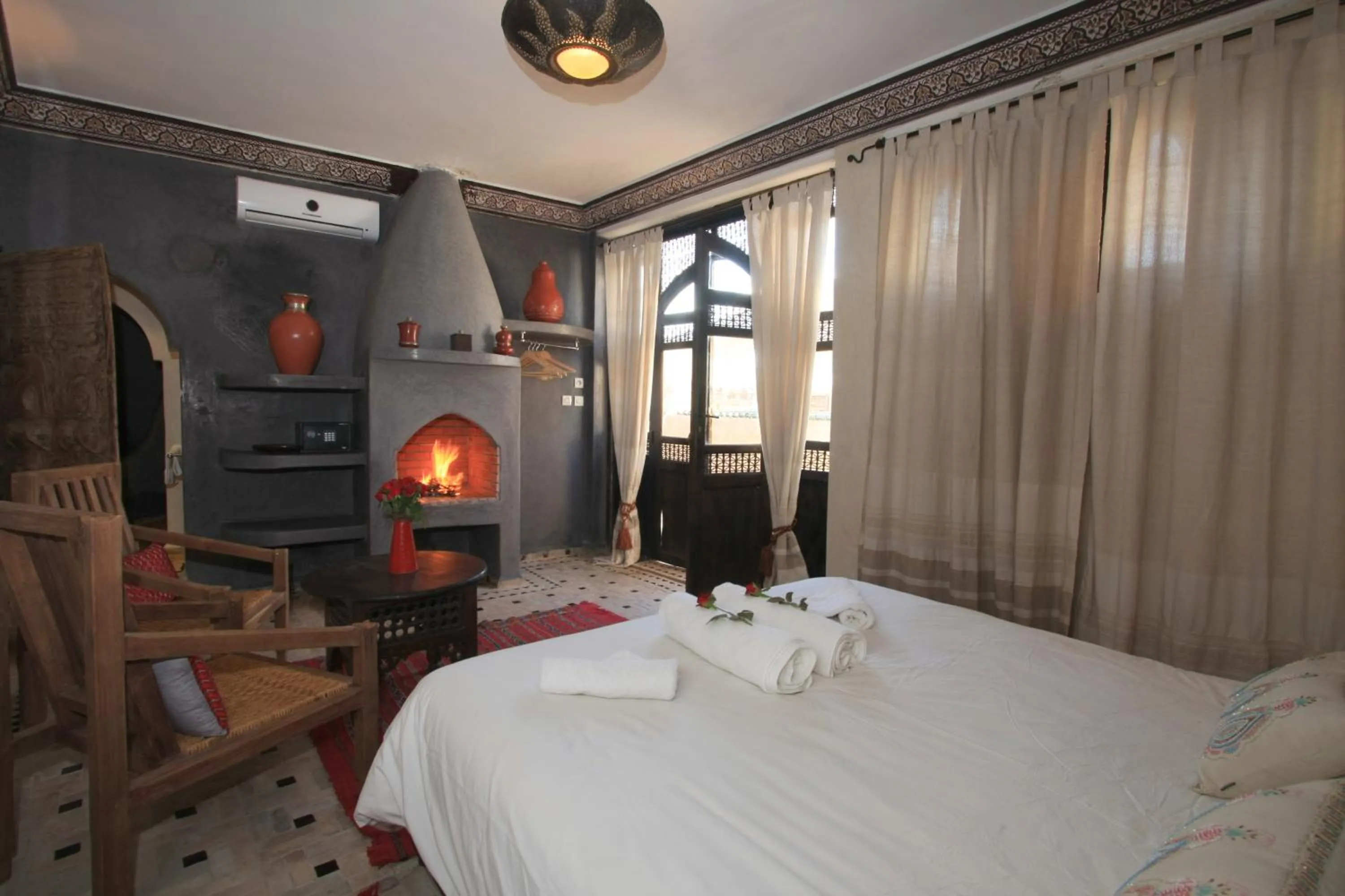 Photo of the whole room, Bed in Riad Mur Akush