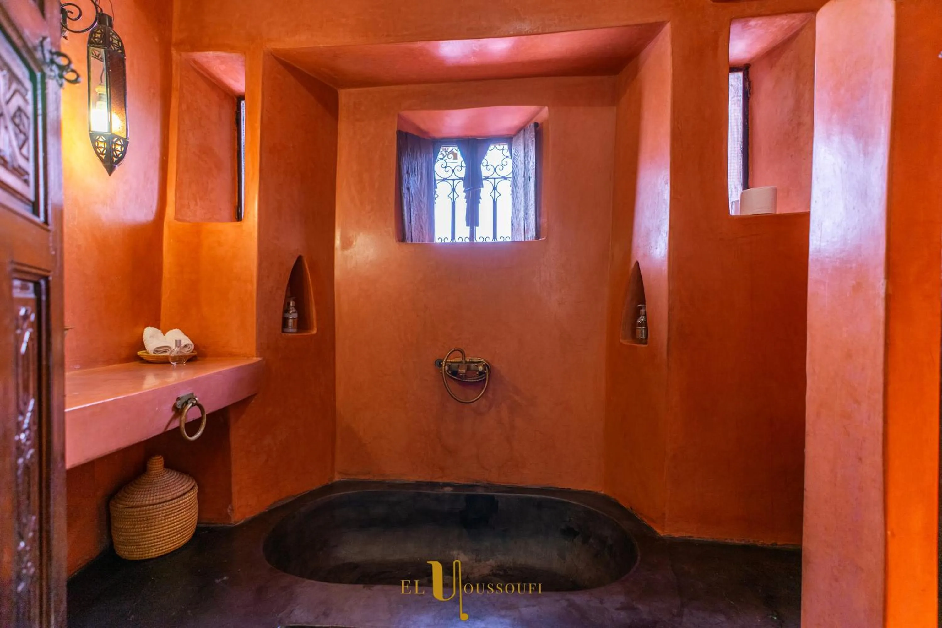 Bath in Riad El Youssoufi