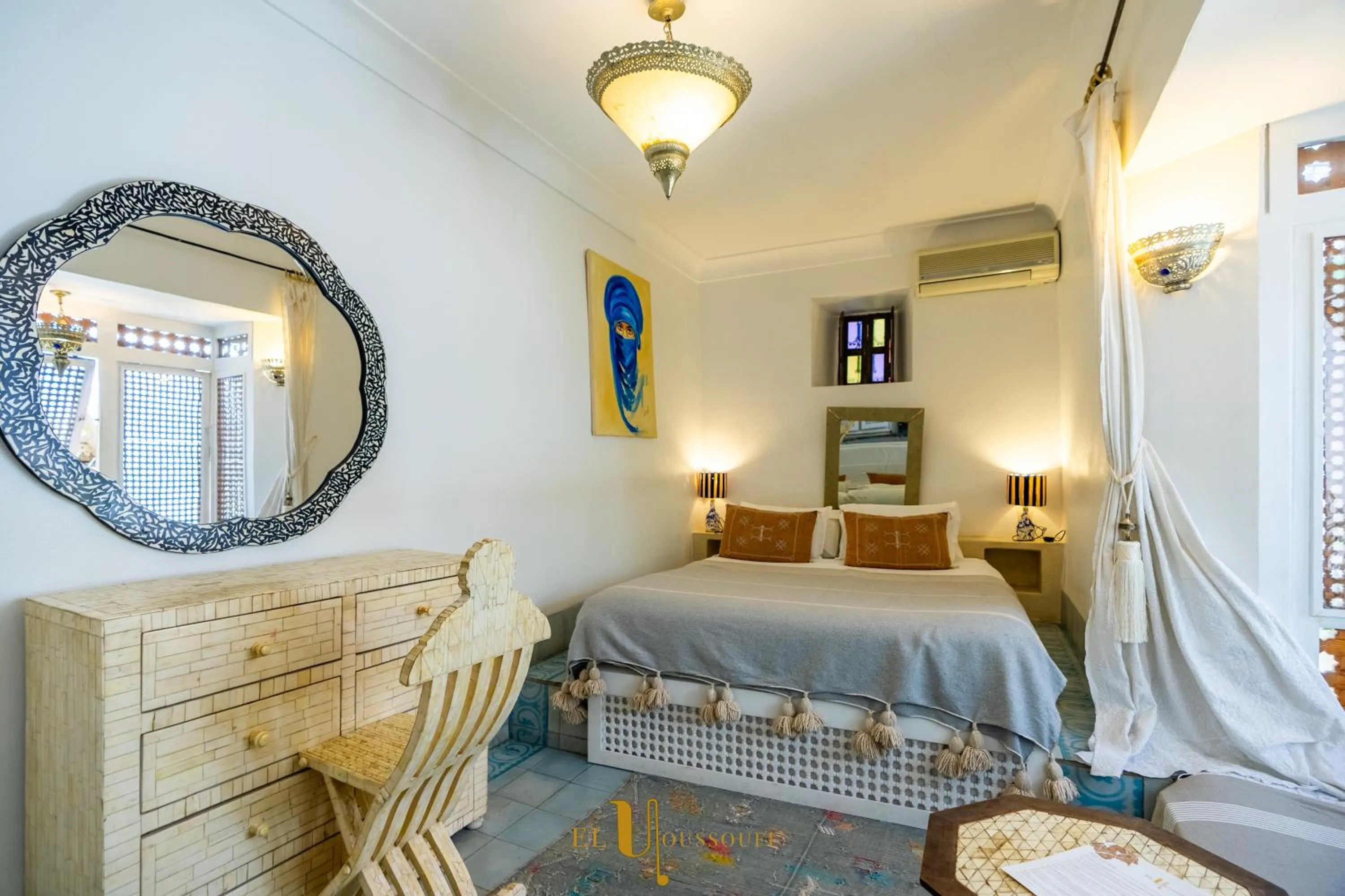 Photo of the whole room, Bed in Riad El Youssoufi