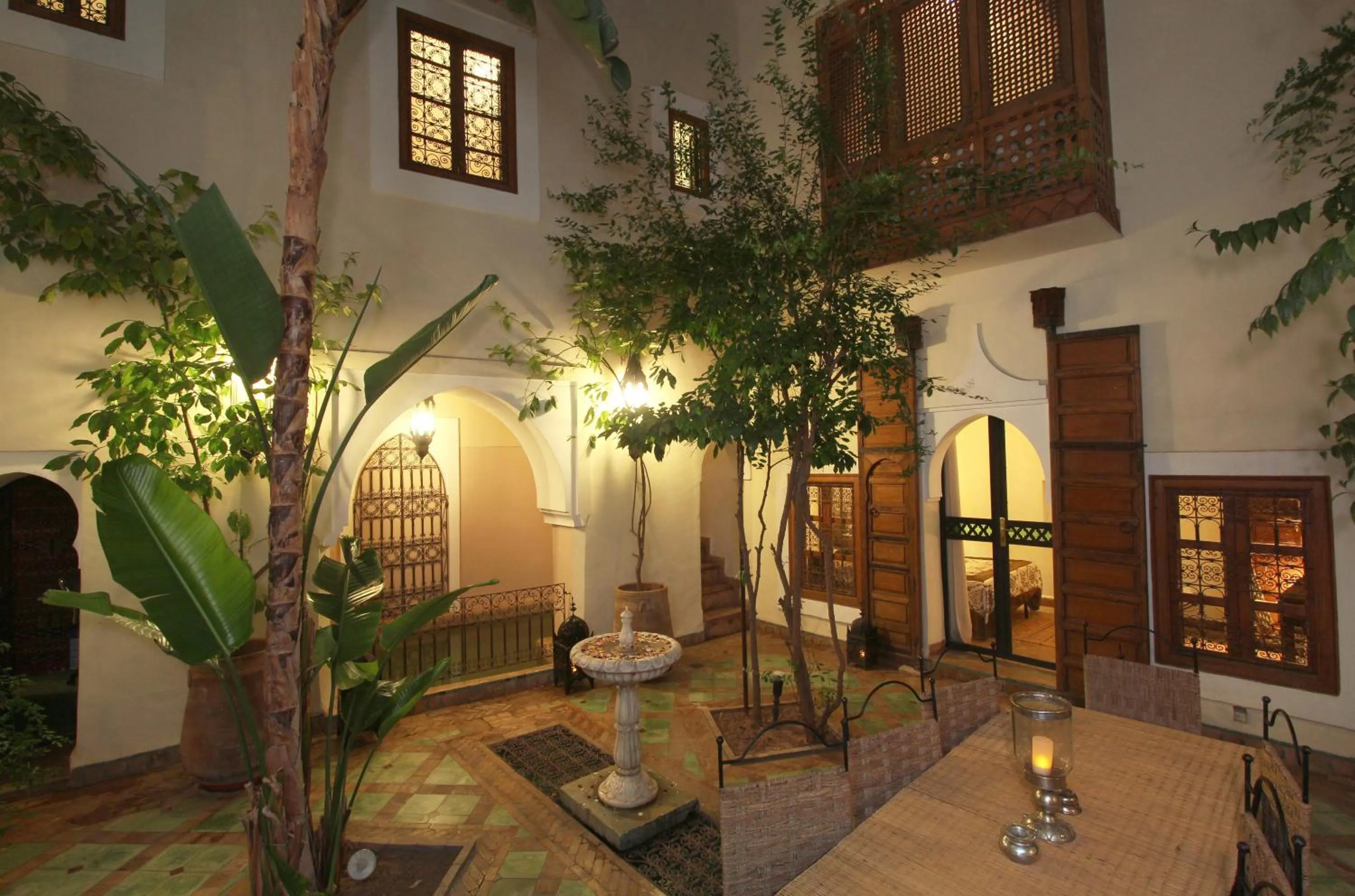 Restaurant/places to eat in Riad El Youssoufi