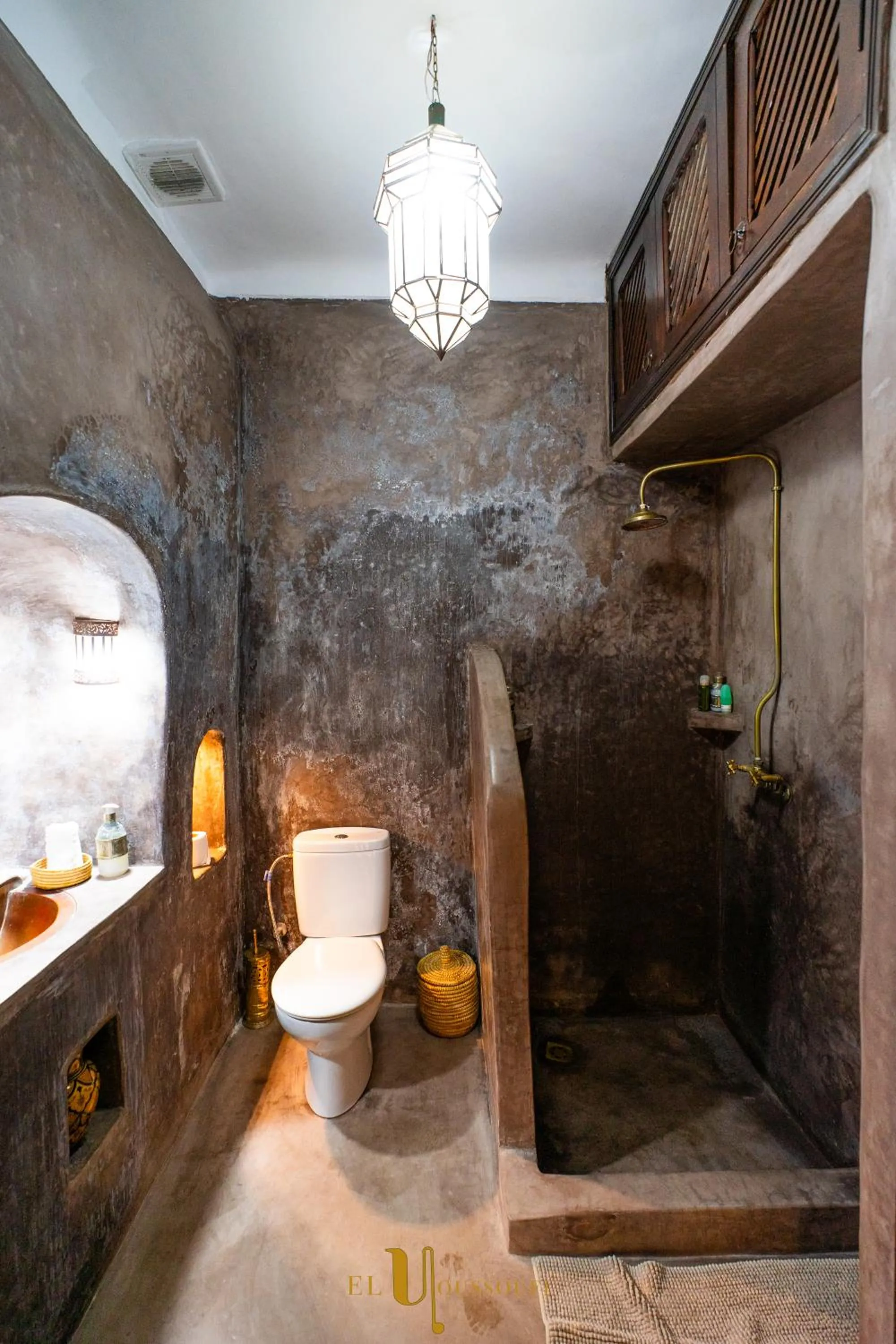 Shower in Riad El Youssoufi