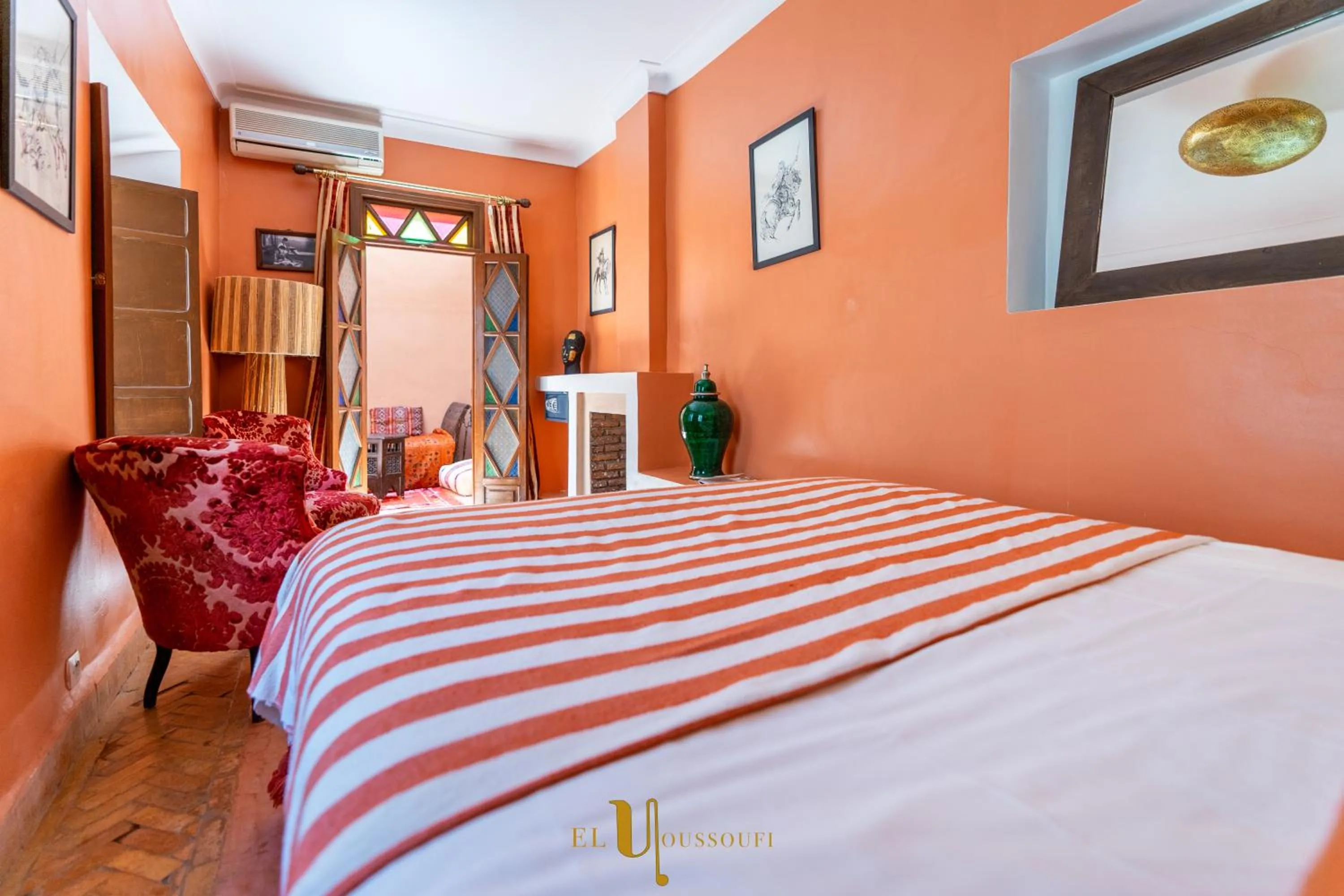 Bed in Riad El Youssoufi