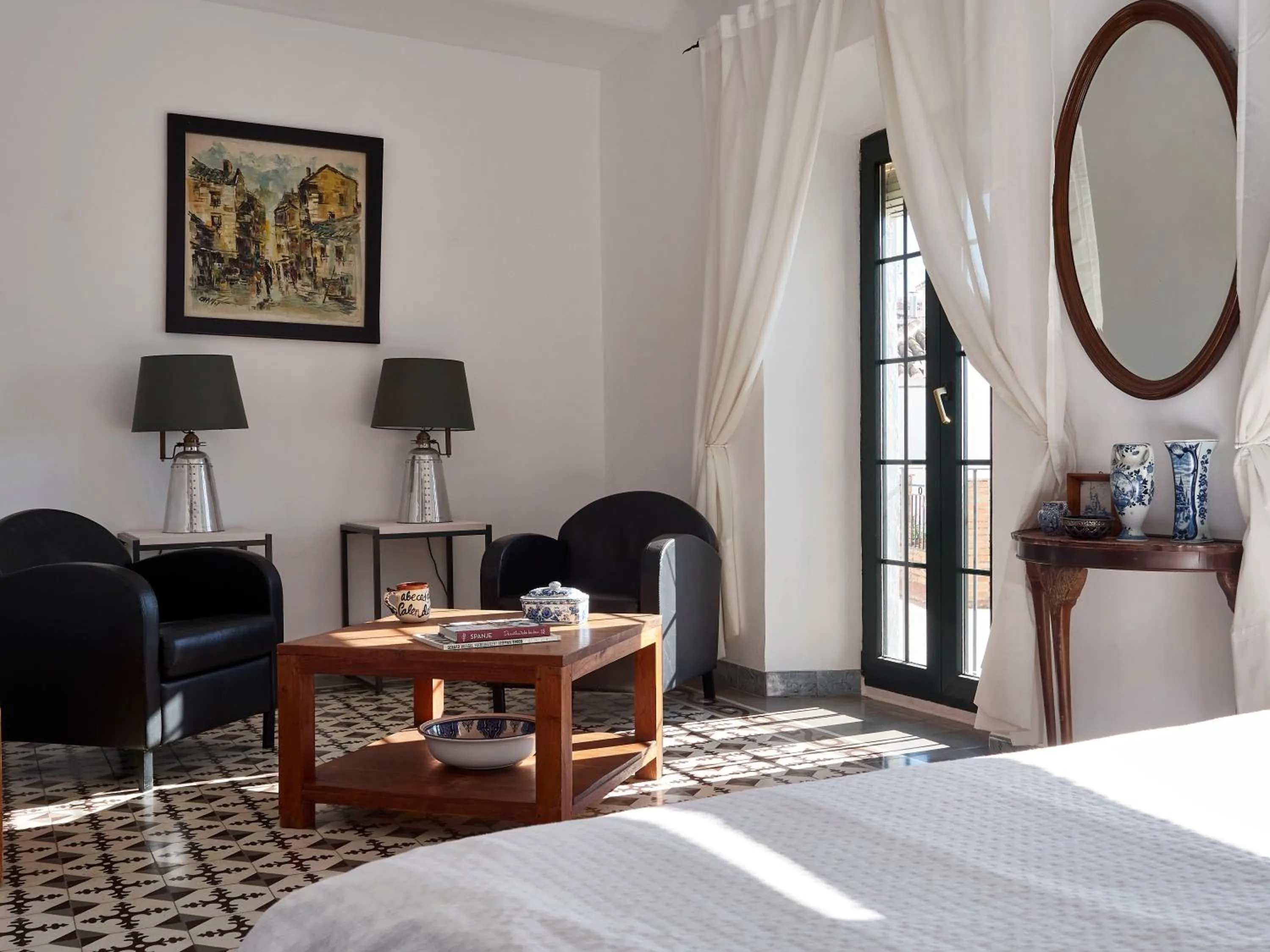 Seating area in Mesón La Hospedería