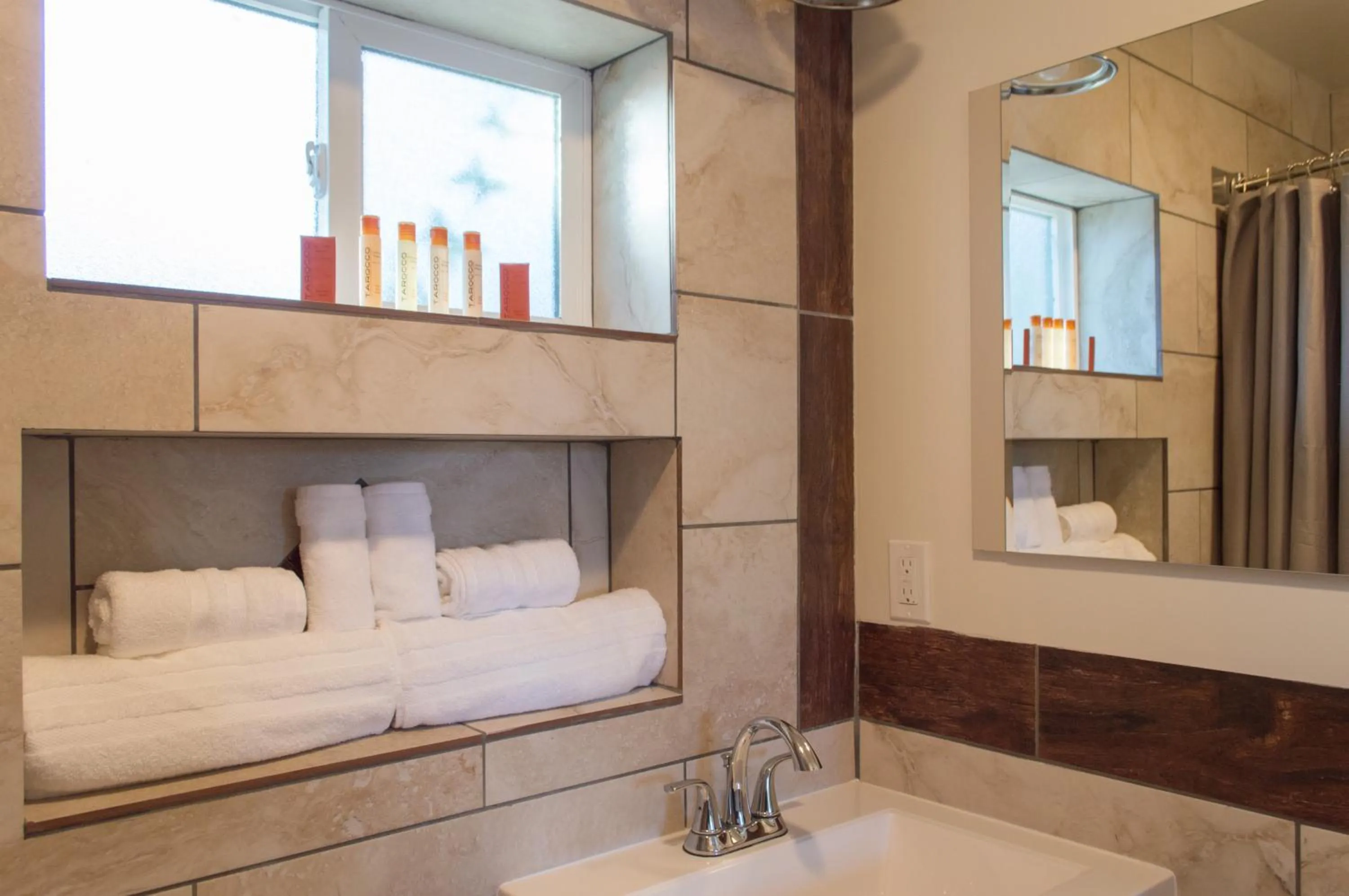 Bathroom, Bed in Casa Del Sol