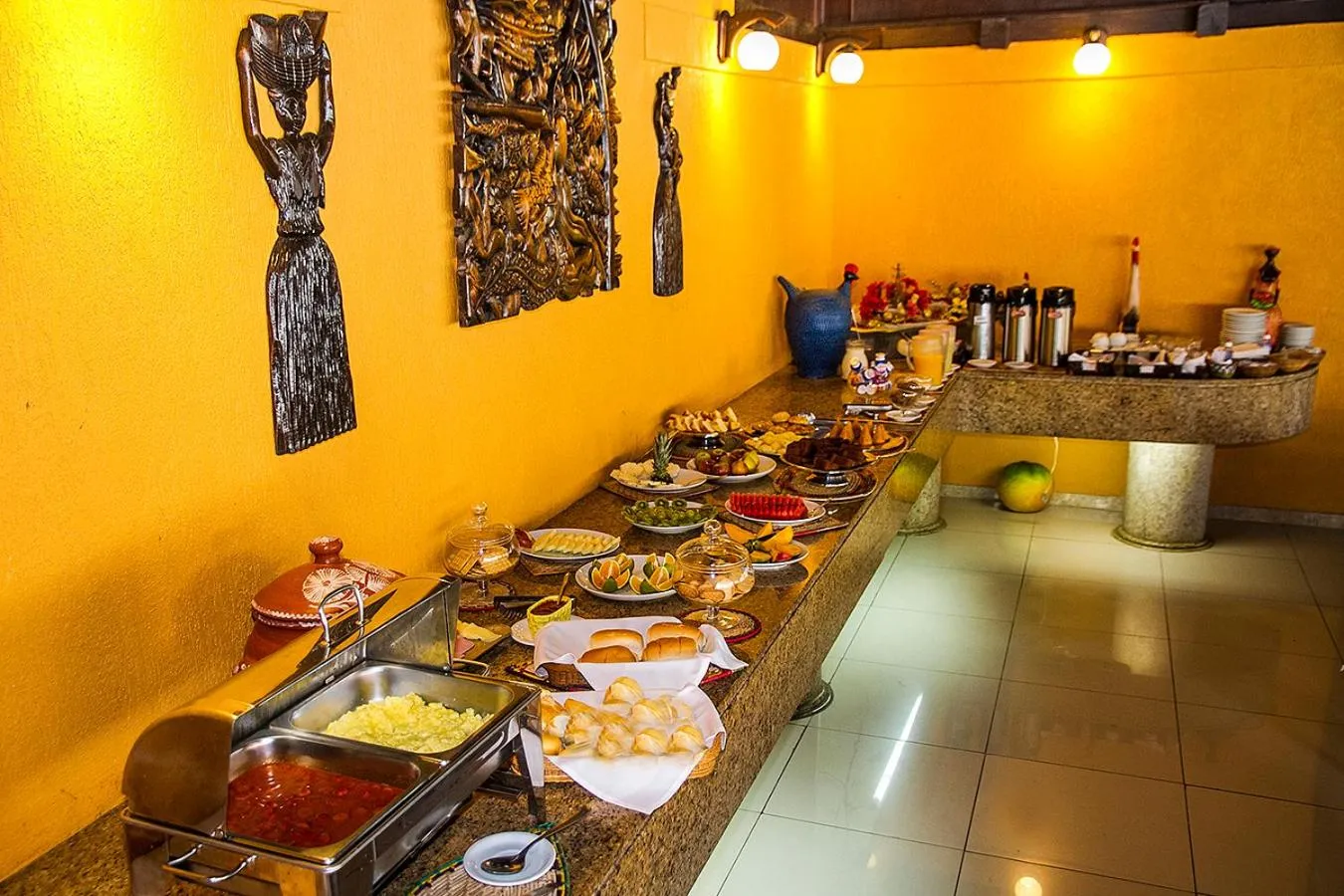 Buffet breakfast in Happy Hotel Girassol