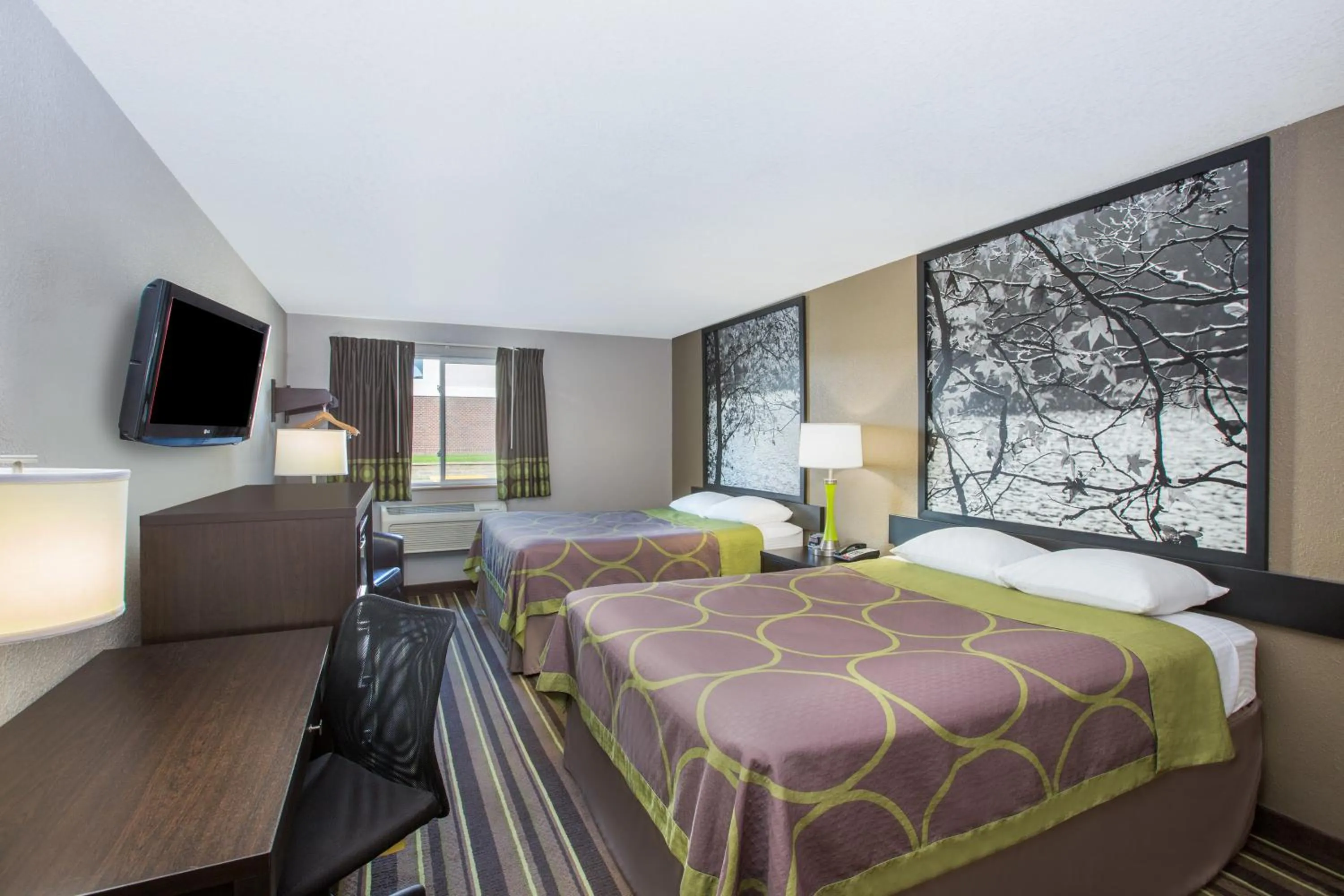 Bedroom, Bed in Super 8 by Wyndham Brookings