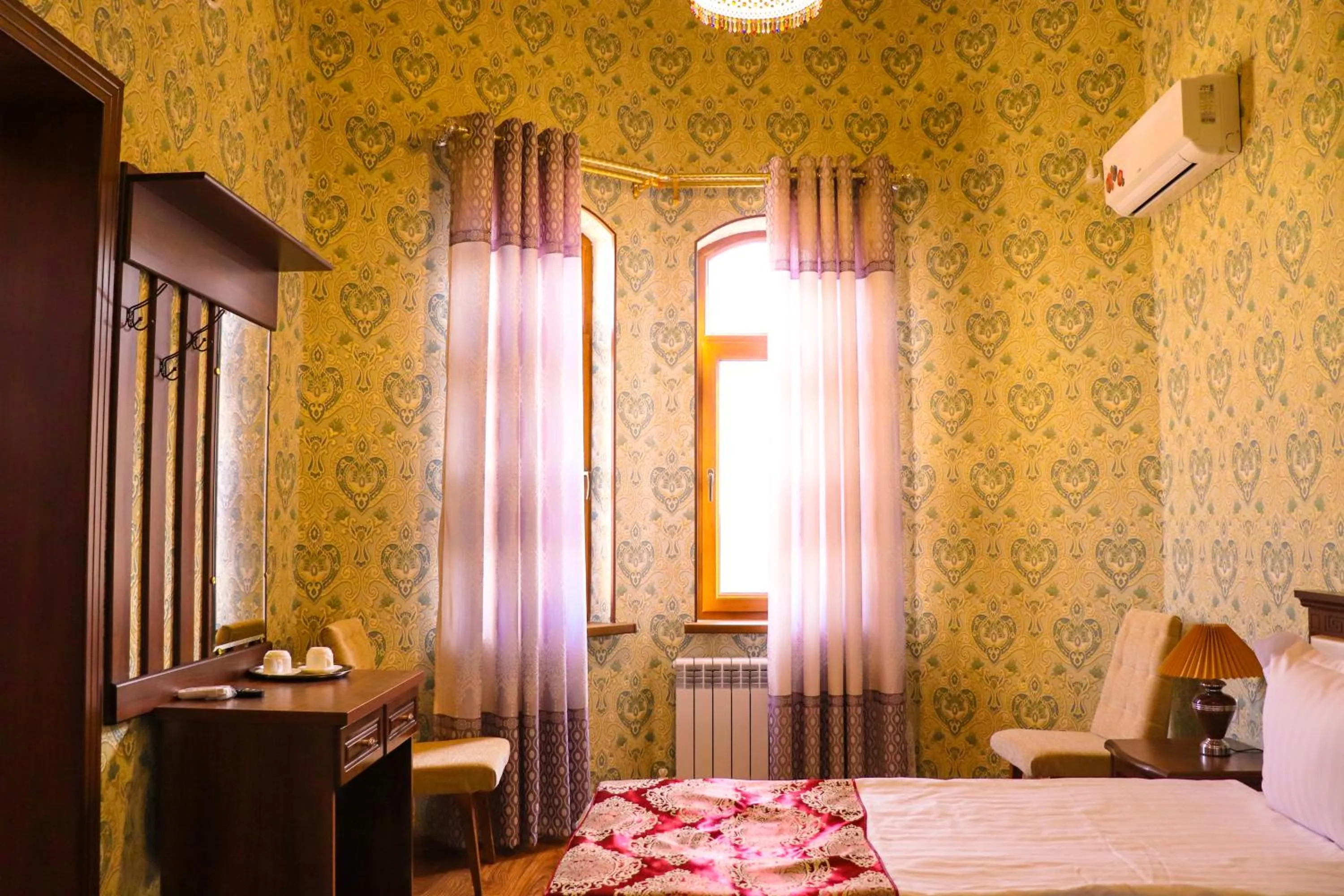 Photo of the whole room, Bed in Margiana