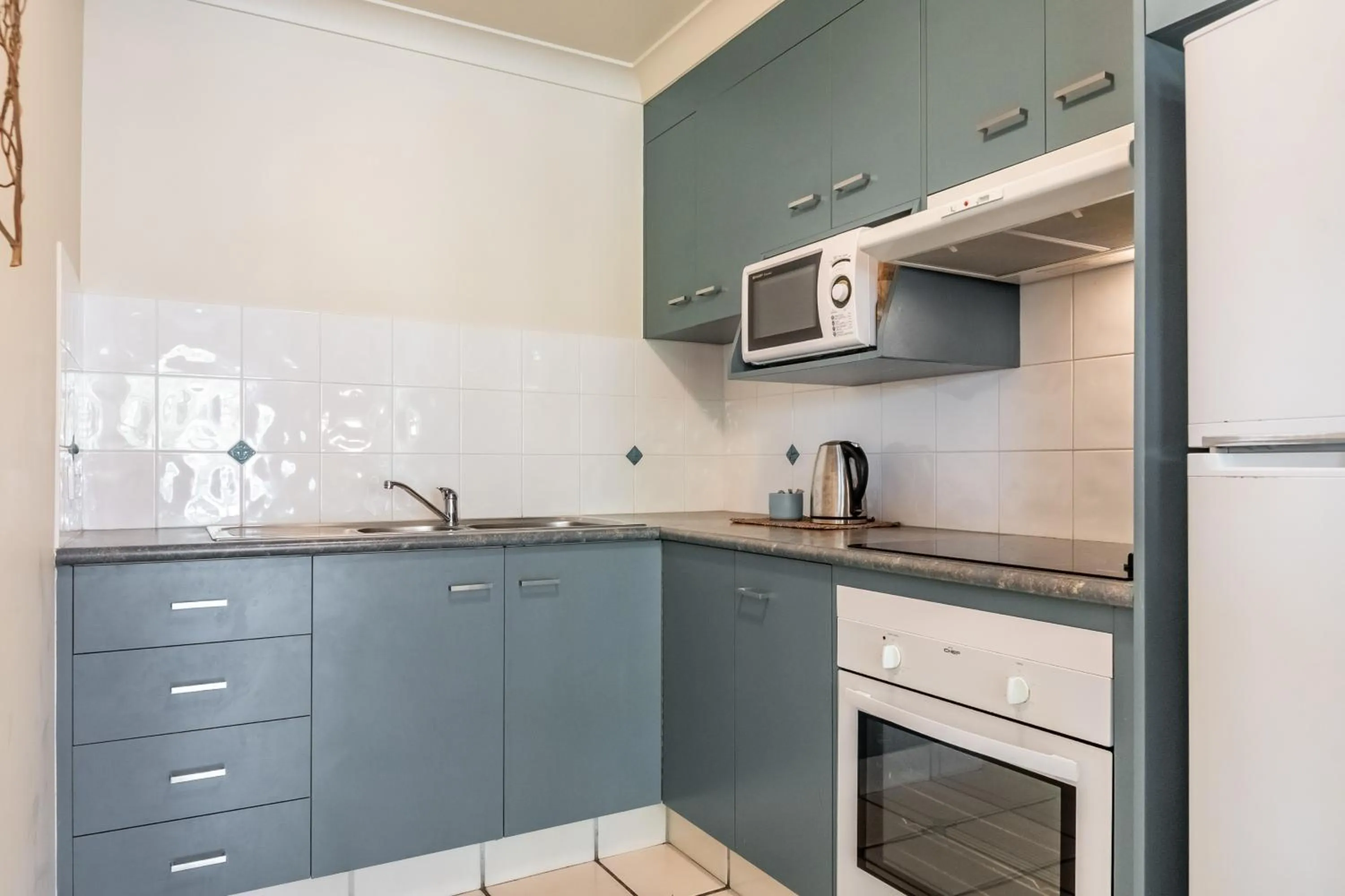 Kitchen or kitchenette in Beaches Apartments Byron Bay