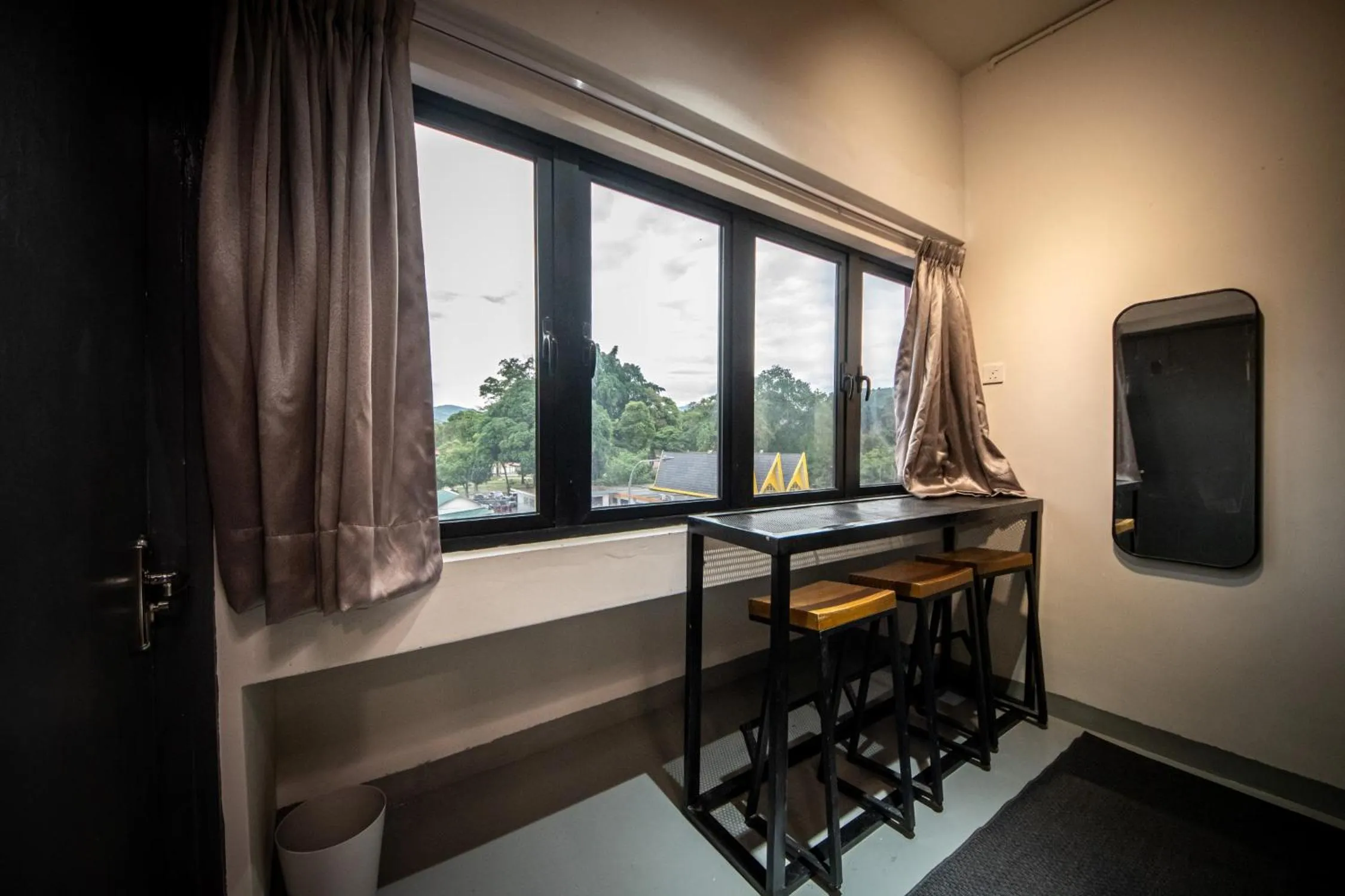 The Brownstone Hostel & Space