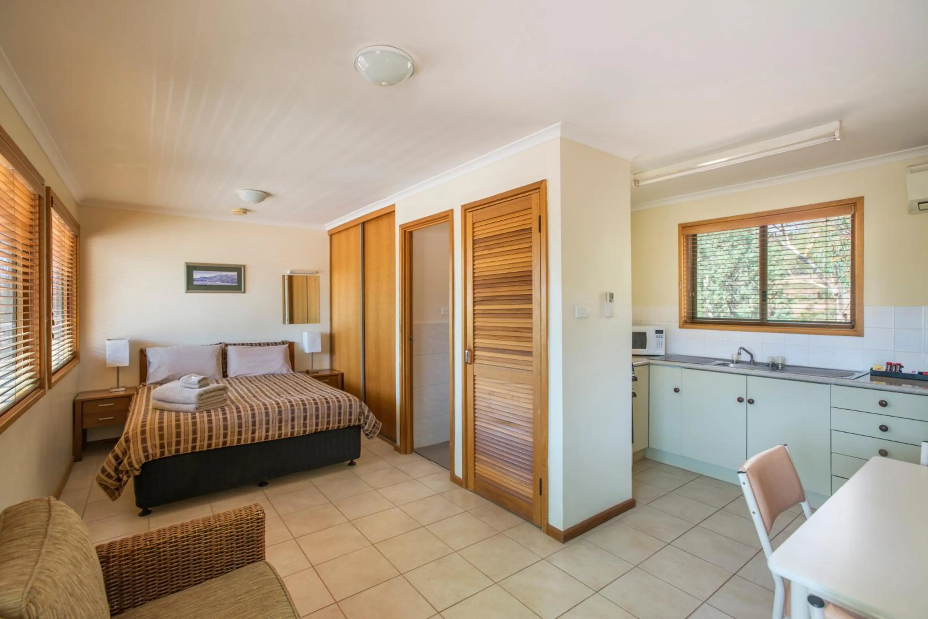 Photo of the whole room, Bed in Rawnsley Park Station