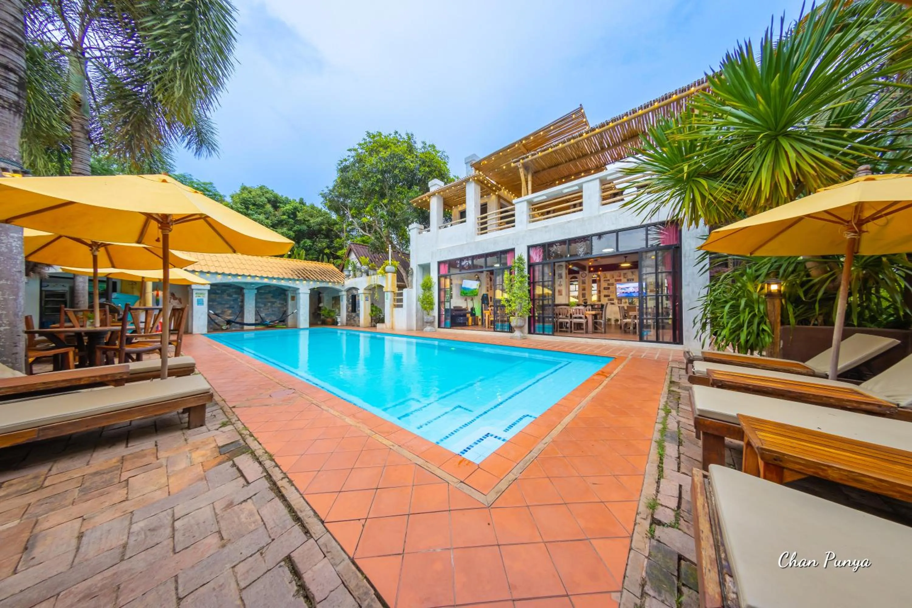 Property building in Baanpong Lodge