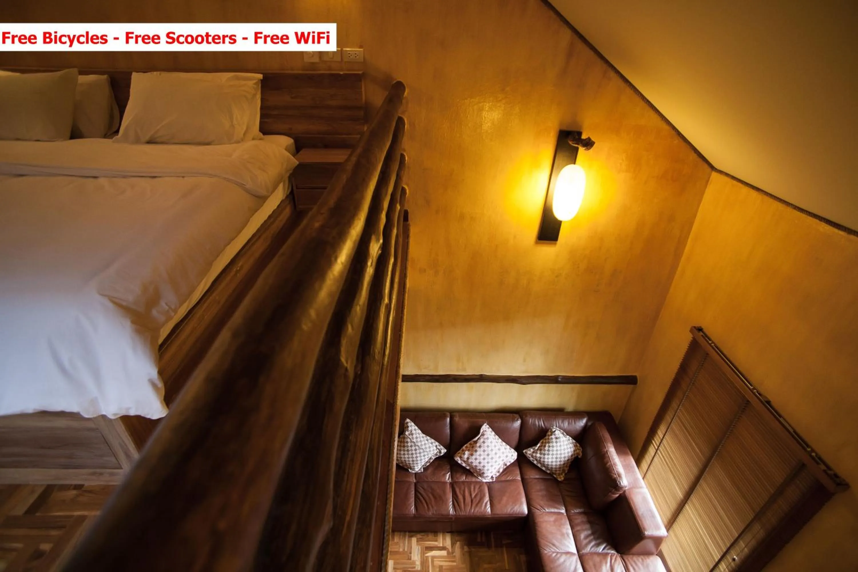 Living room, Bed in Baanpong Lodge