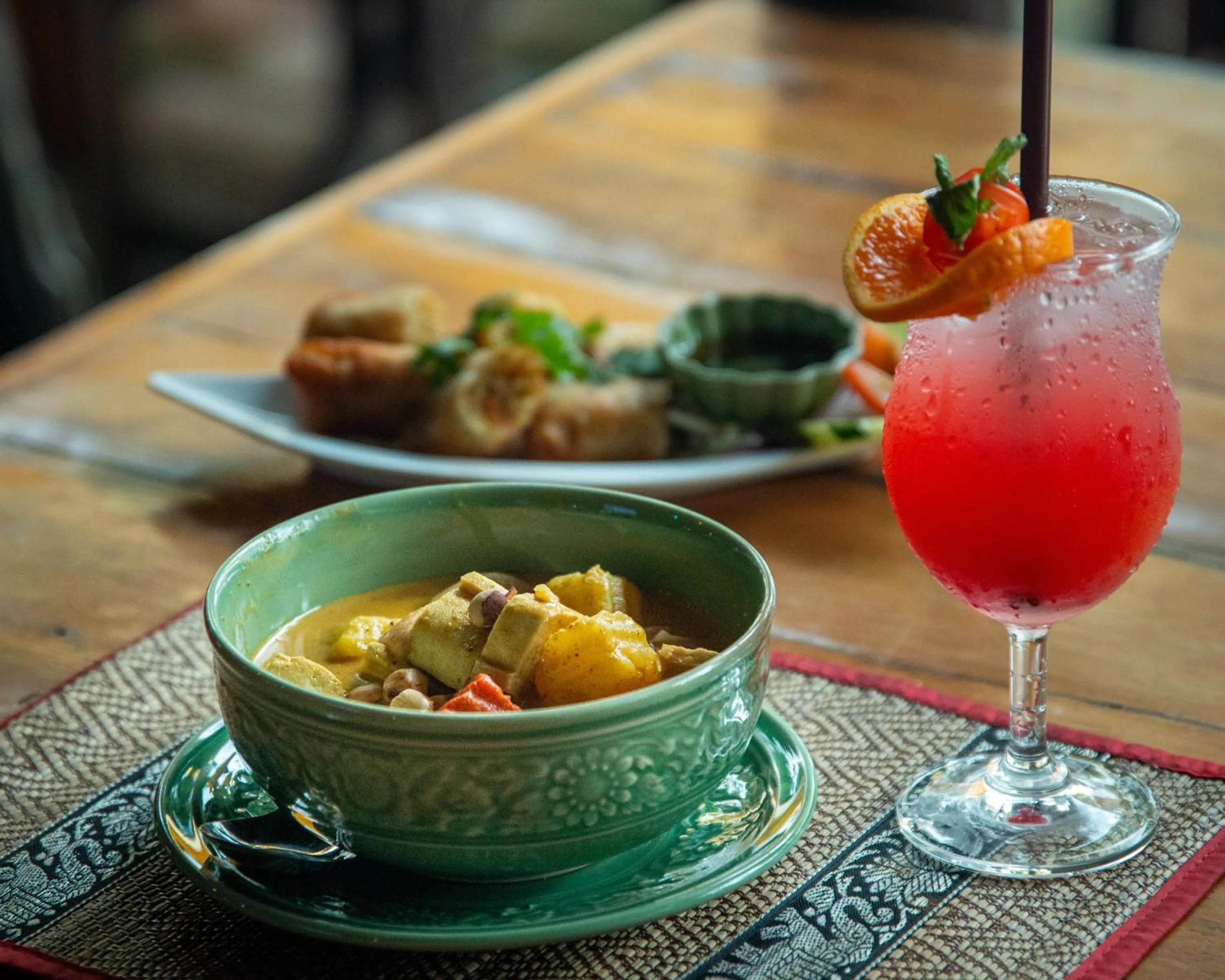 Food in Baanpong Lodge