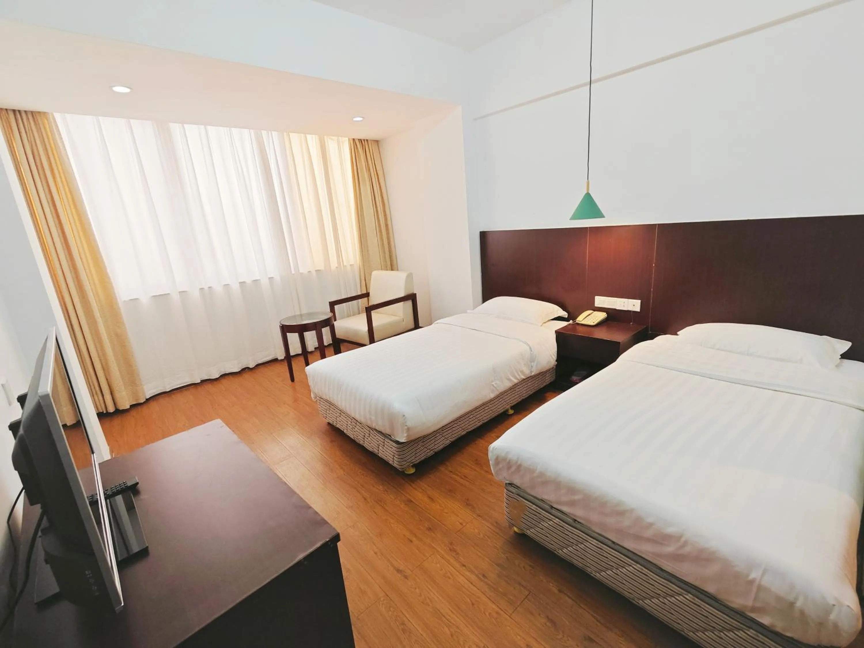 Bedroom, Bed in Shenzhen Xinghua Hotel