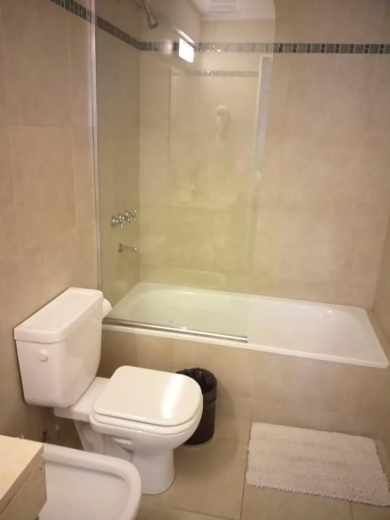 Shower in Palermo Bridge