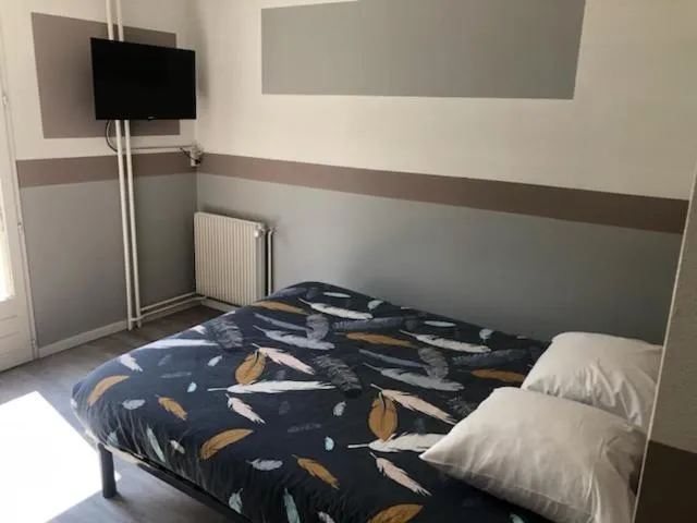 Bed in HOTEL BON ACCUEIL