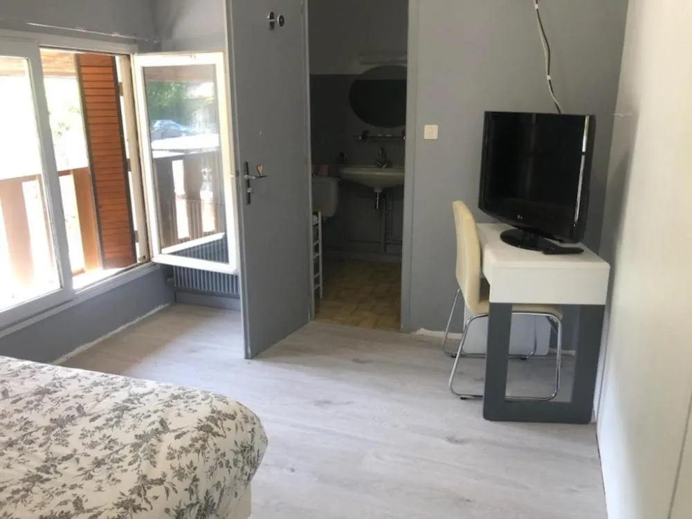 Bed in HOTEL BON ACCUEIL