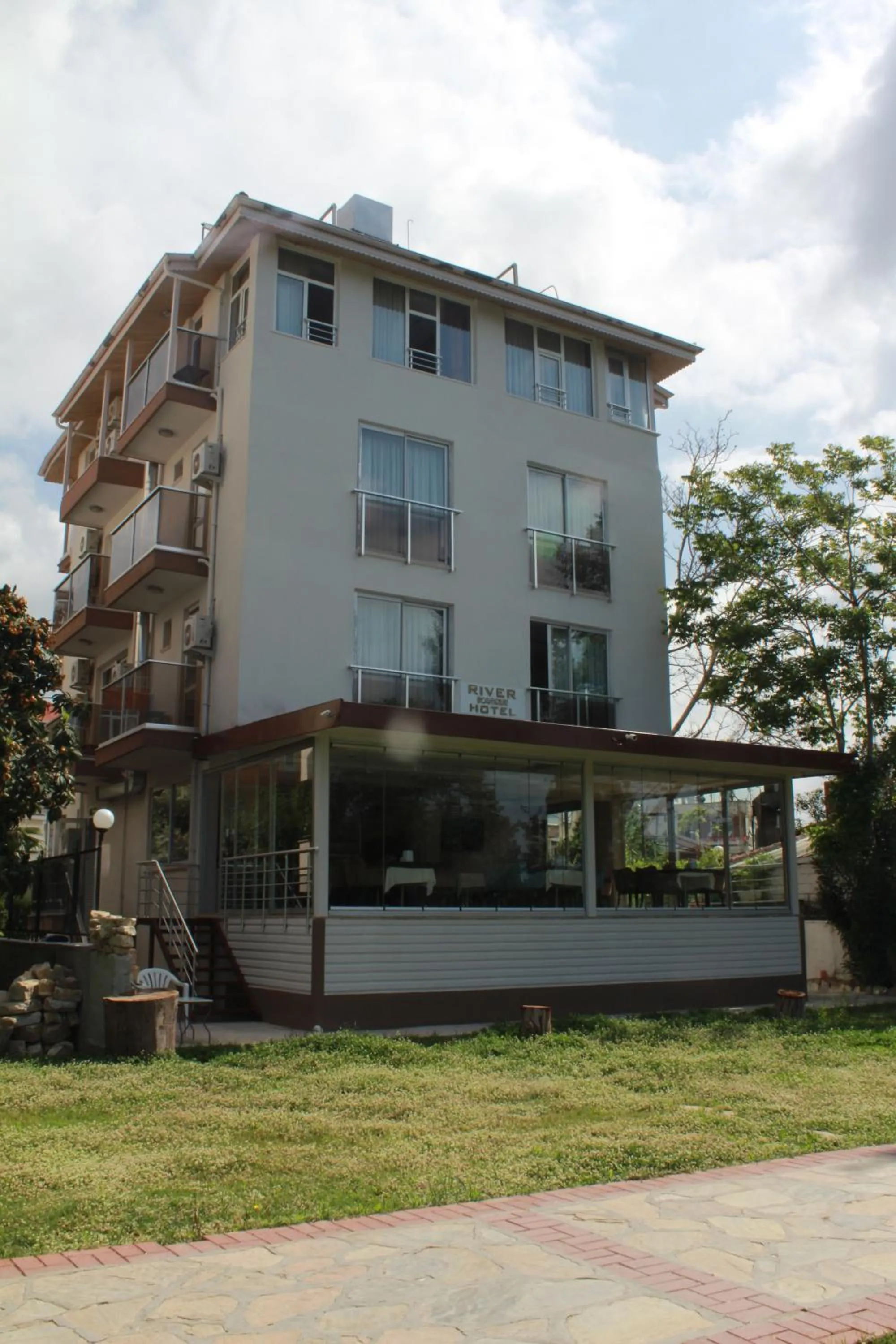 Garden in River Hotel