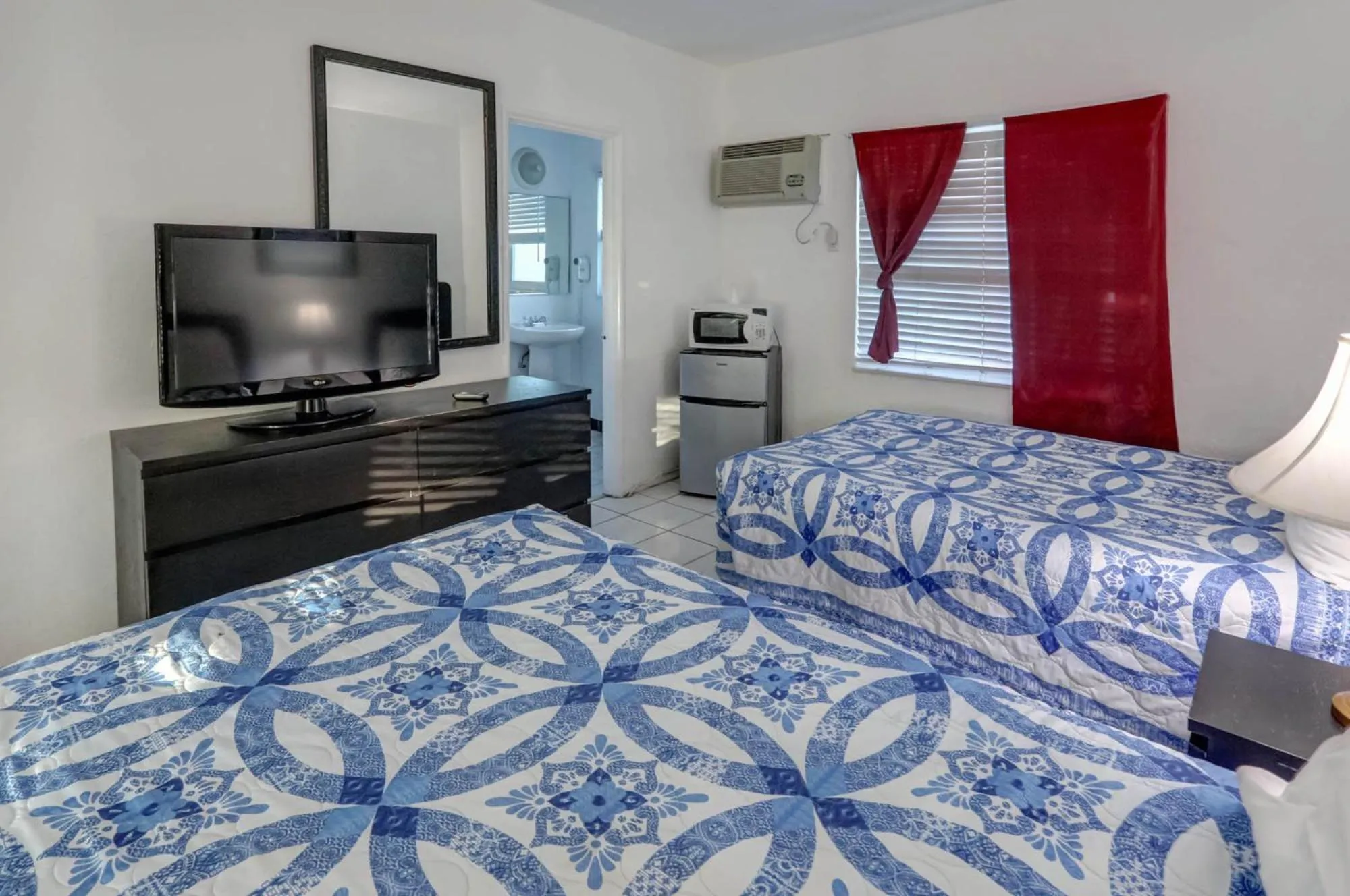 Bed in Richard's Motel