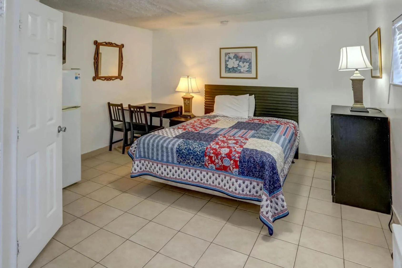 Bed in Richard's Motel