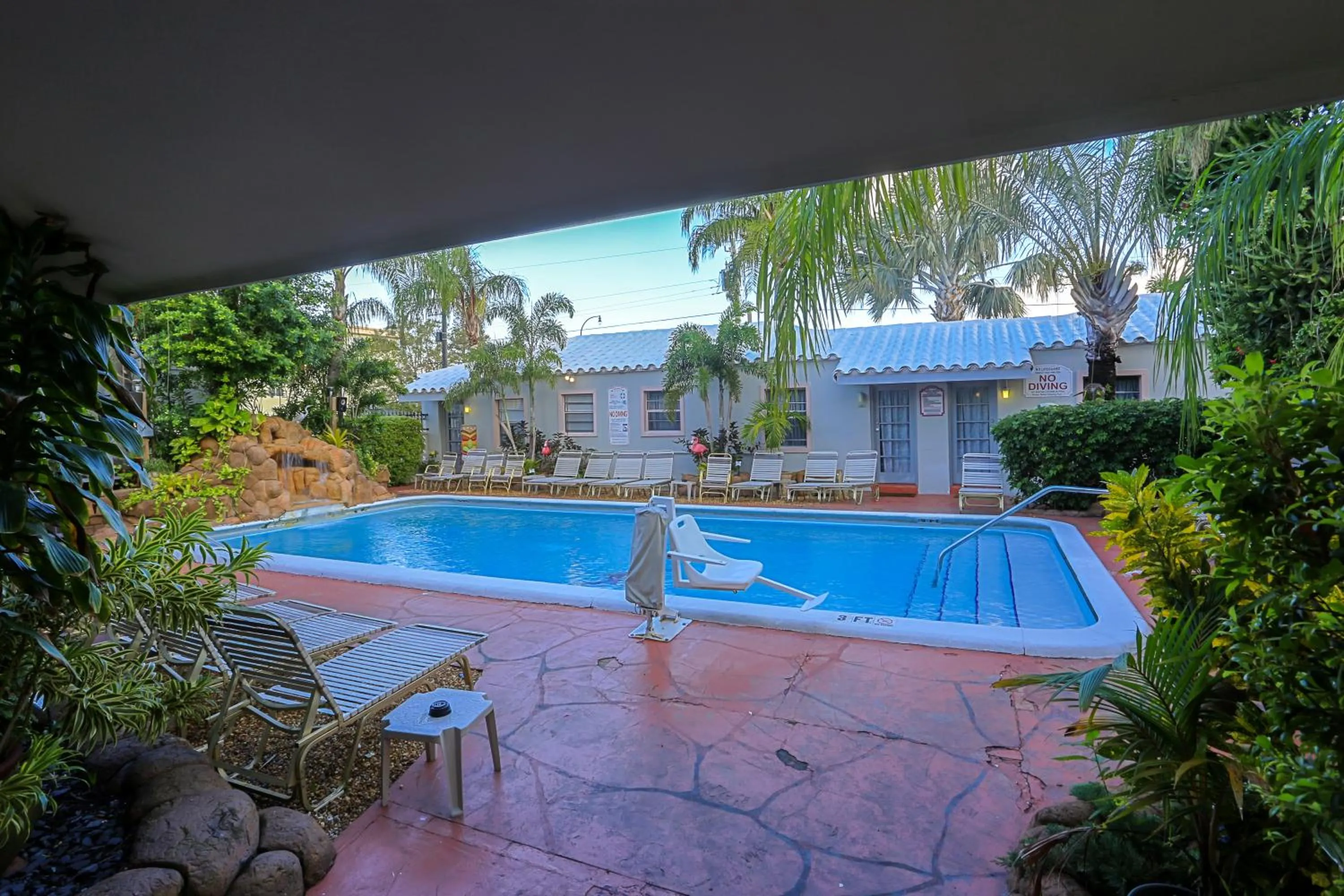 Property building in Richard's Motel