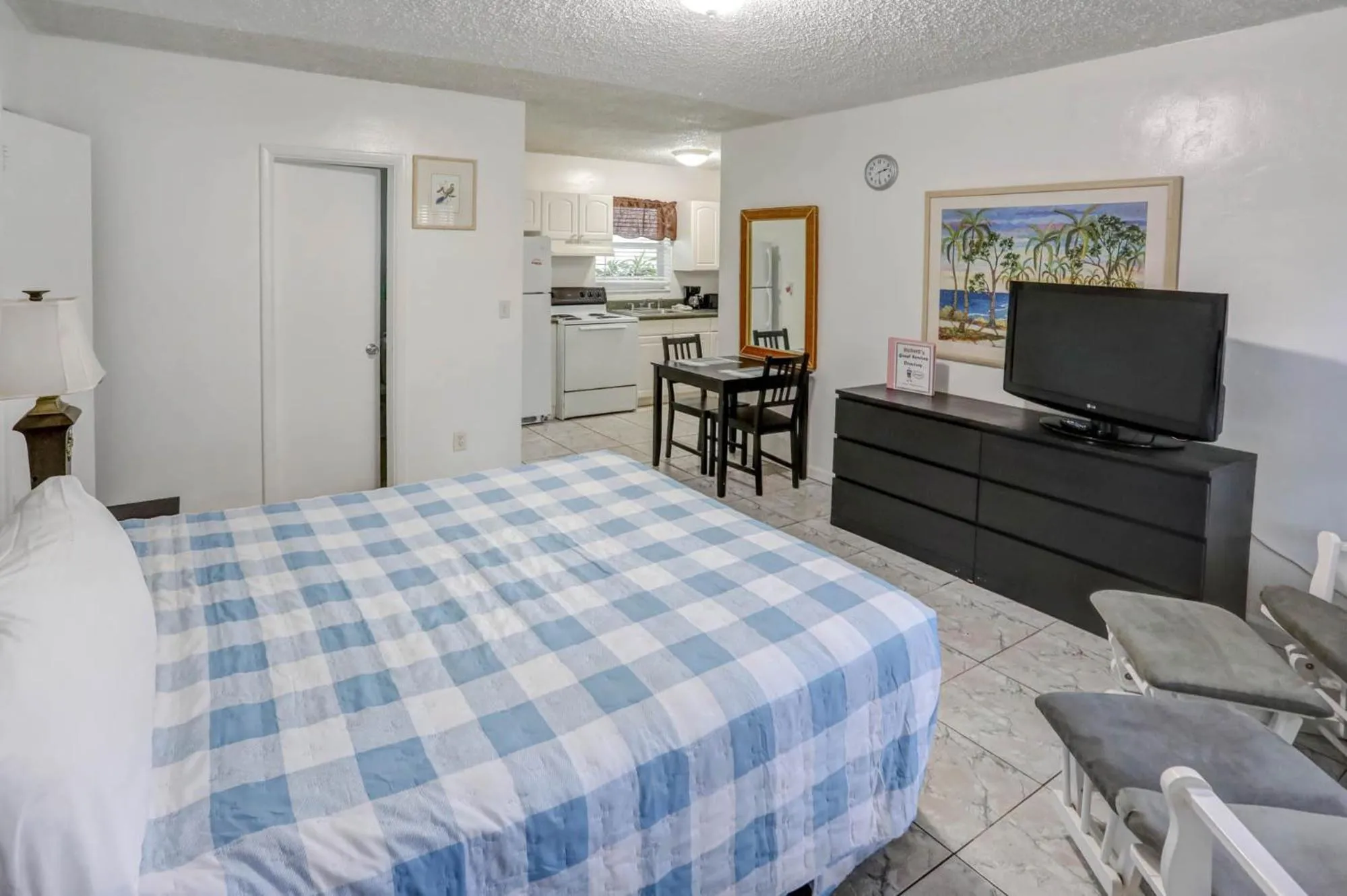 Bed in Richard's Motel