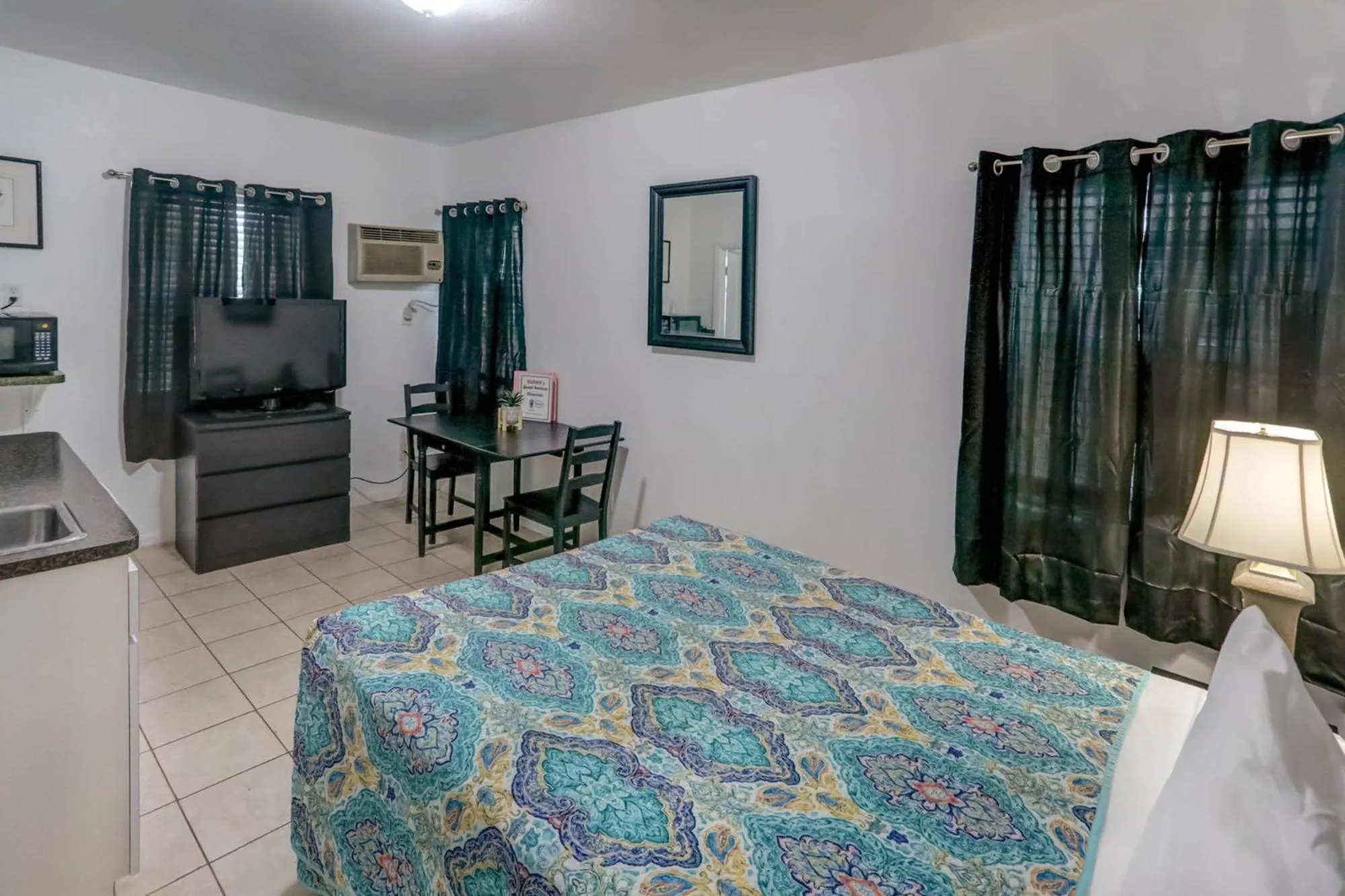 Bed in Richard's Motel